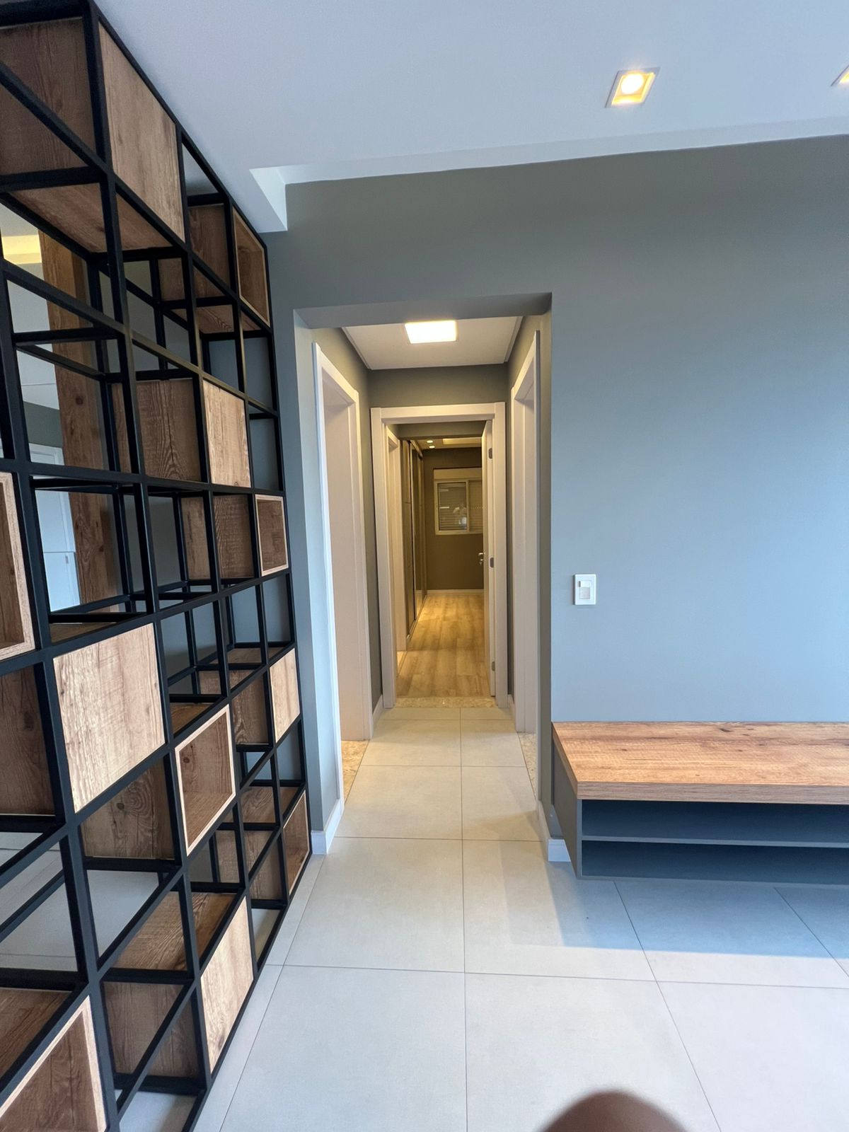 Apartamento com m&oacute;veis sob medida, Timb&oacute;, 2 Dormit&oacute;rios sendo 1 su&iacute;te, 2 vagas de garagem!  Timbó - 