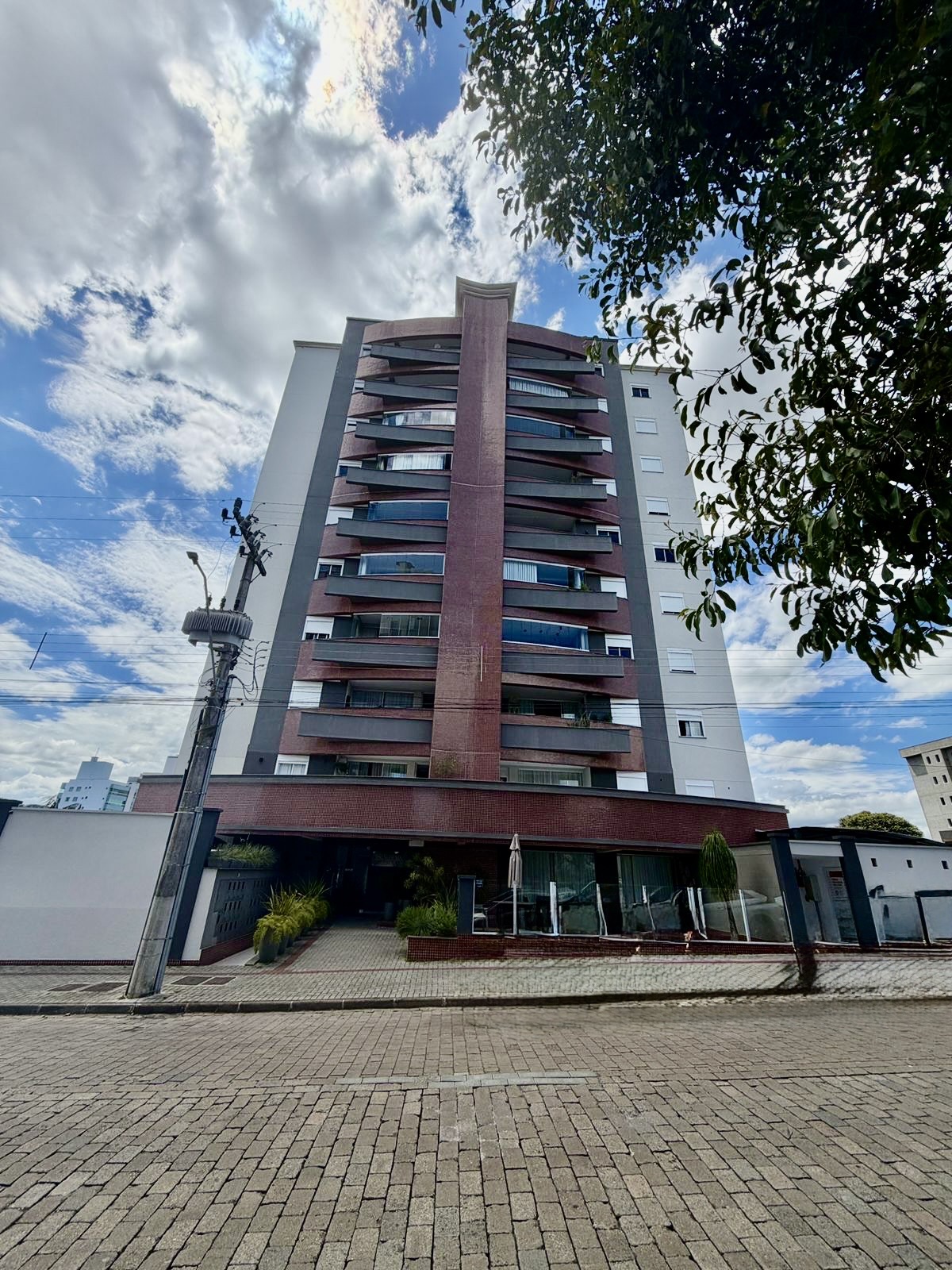 Apartamento com m&oacute;veis sob medida, Timb&oacute;, 2 Dormit&oacute;rios sendo 1 su&iacute;te, 2 vagas de garagem!  Timbó - 