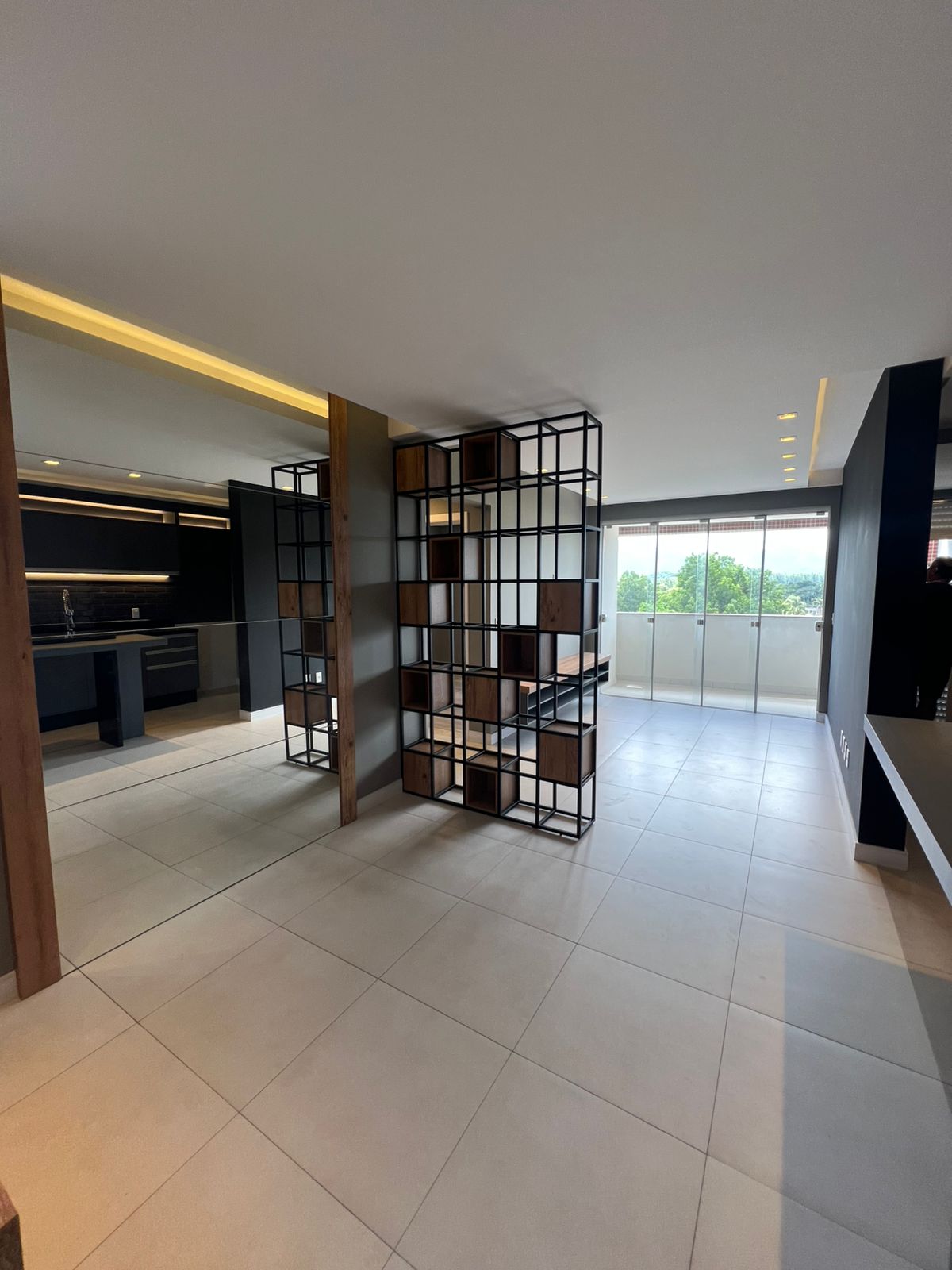 Apartamento com m&oacute;veis sob medida, Timb&oacute;, 2 Dormit&oacute;rios sendo 1 su&iacute;te, 2 vagas de garagem!  Timbó - 