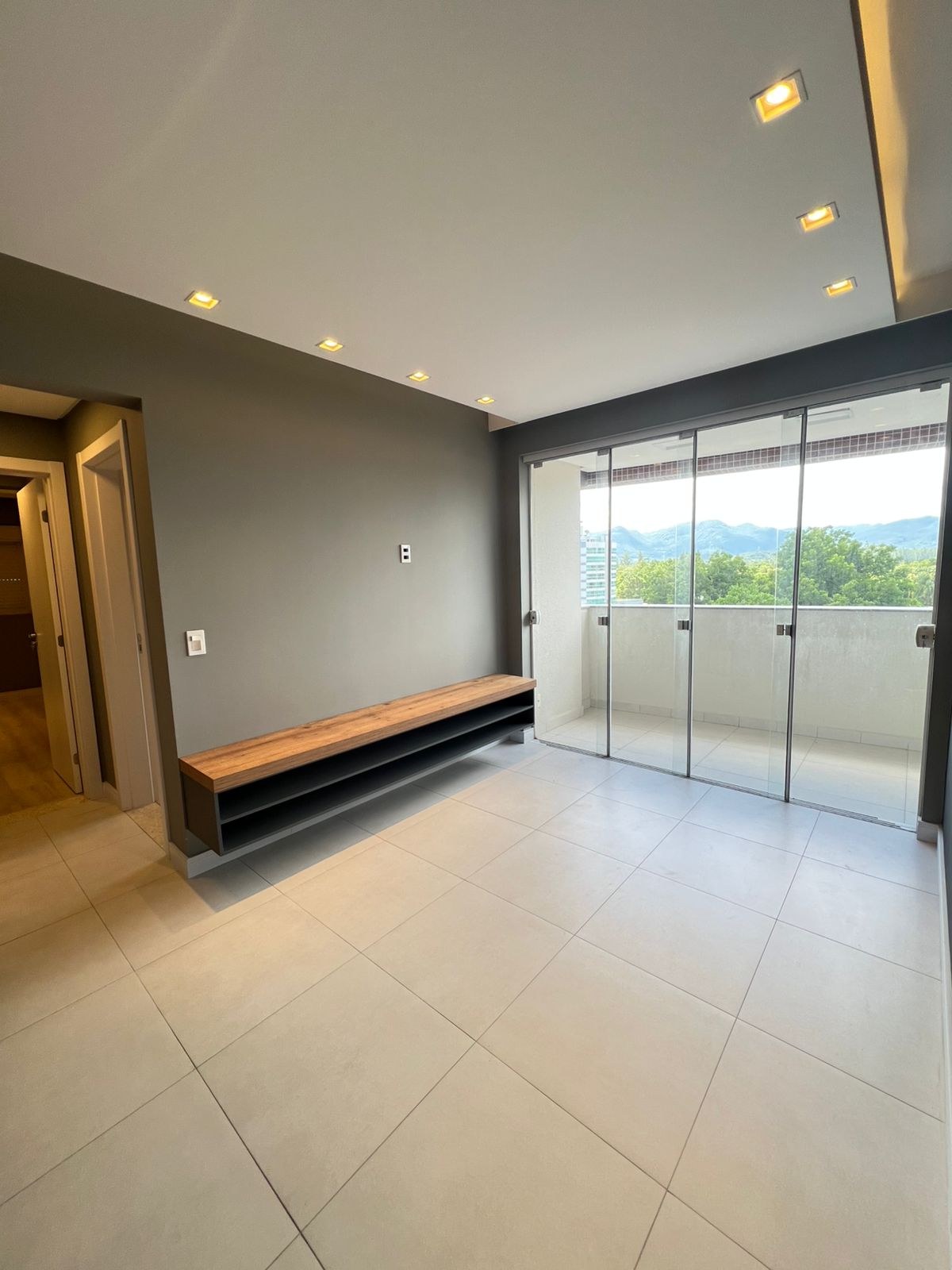 Apartamento com m&oacute;veis sob medida, Timb&oacute;, 2 Dormit&oacute;rios sendo 1 su&iacute;te, 2 vagas de garagem!  Timbó - 