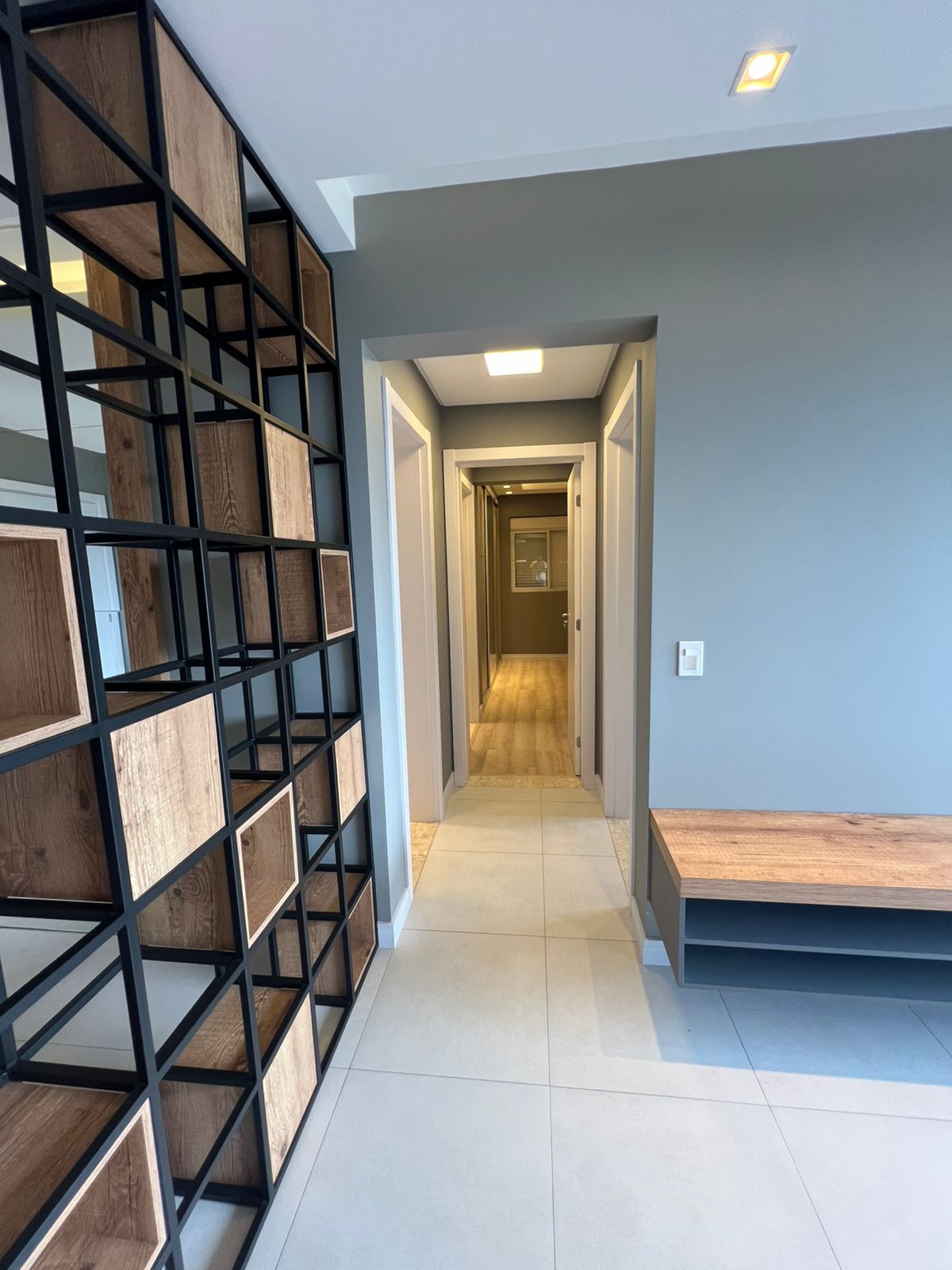 Apartamento com m&oacute;veis sob medida, Timb&oacute;, 2 Dormit&oacute;rios sendo 1 su&iacute;te, 2 vagas de garagem!  Timbó - 