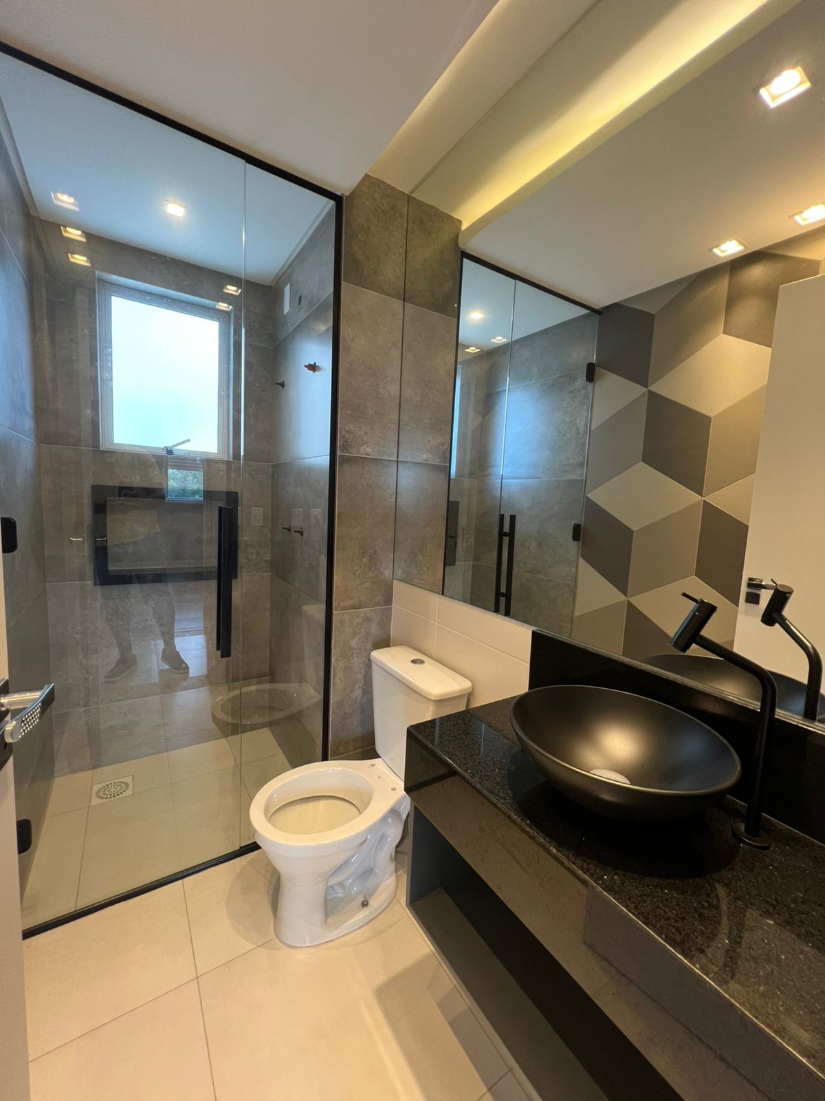 Apartamento com m&oacute;veis sob medida, Timb&oacute;, 2 Dormit&oacute;rios sendo 1 su&iacute;te, 2 vagas de garagem!  Timbó - 