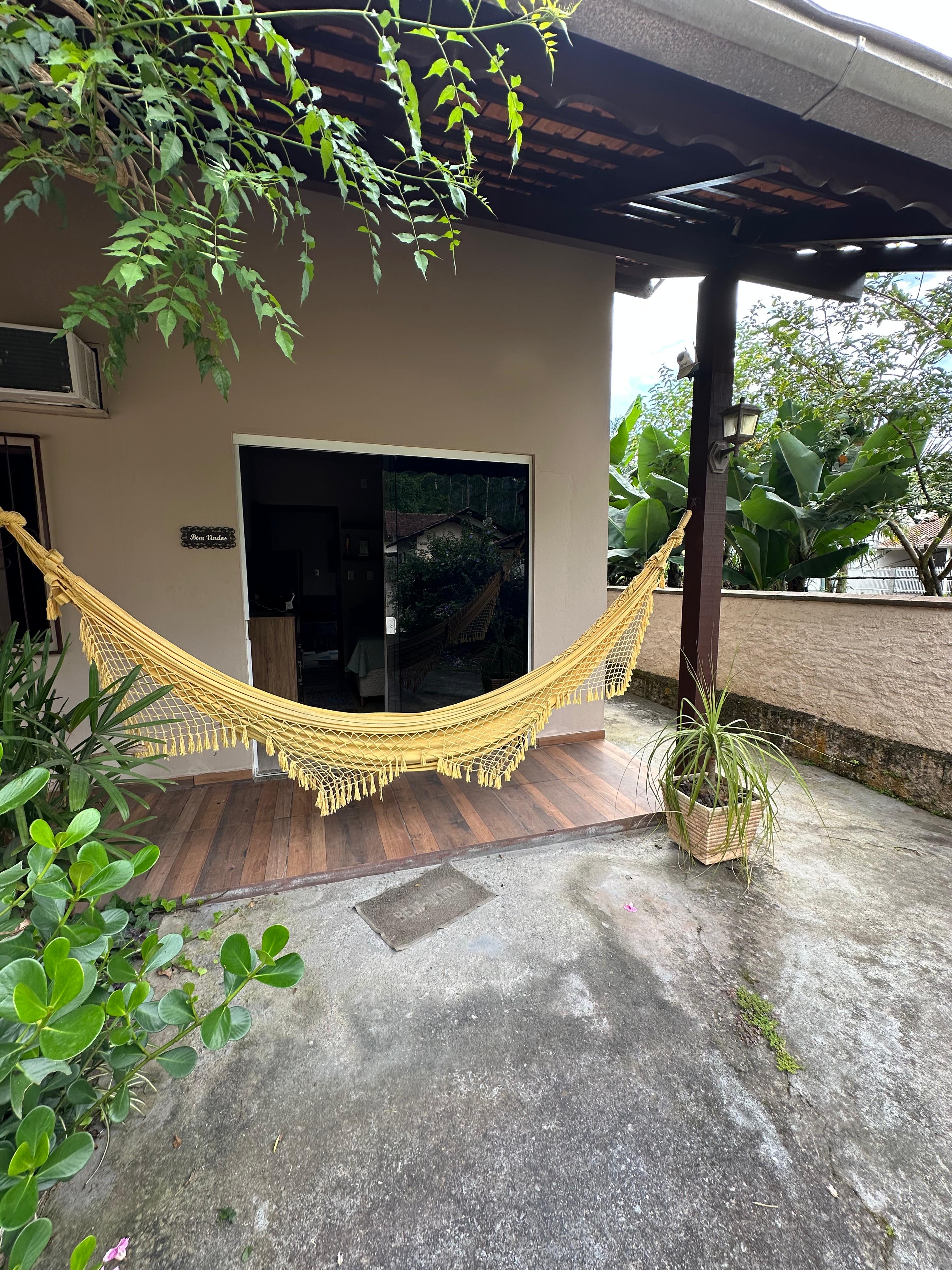 Casa em Timb&oacute; com 3 dormit&oacute;rios e 2 banheiros. Possui galp&atilde;o nos fundos  Timbó - 