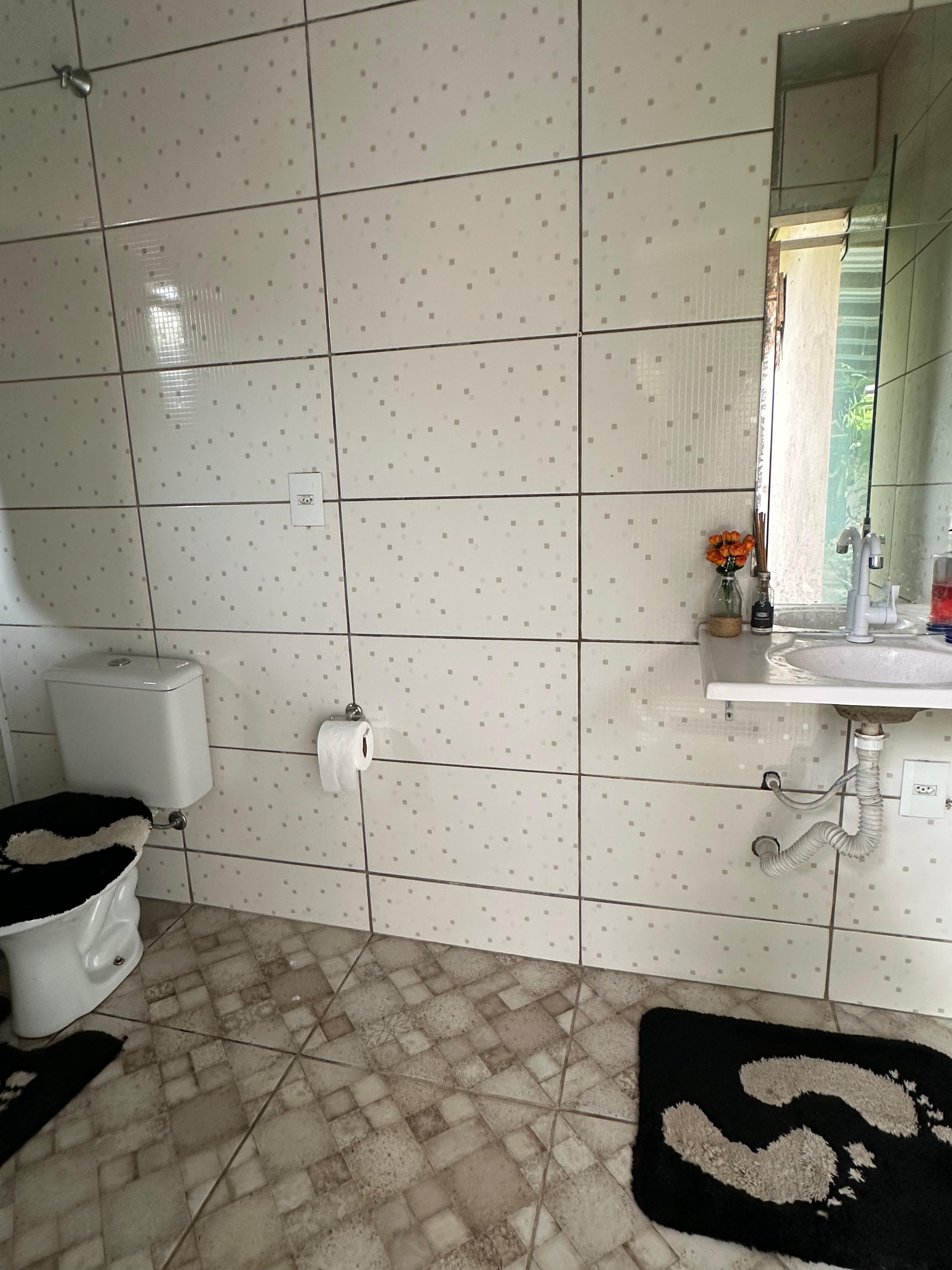 Casa em Timb&oacute; com 3 dormit&oacute;rios e 2 banheiros. Possui galp&atilde;o nos fundos  Timbó - 