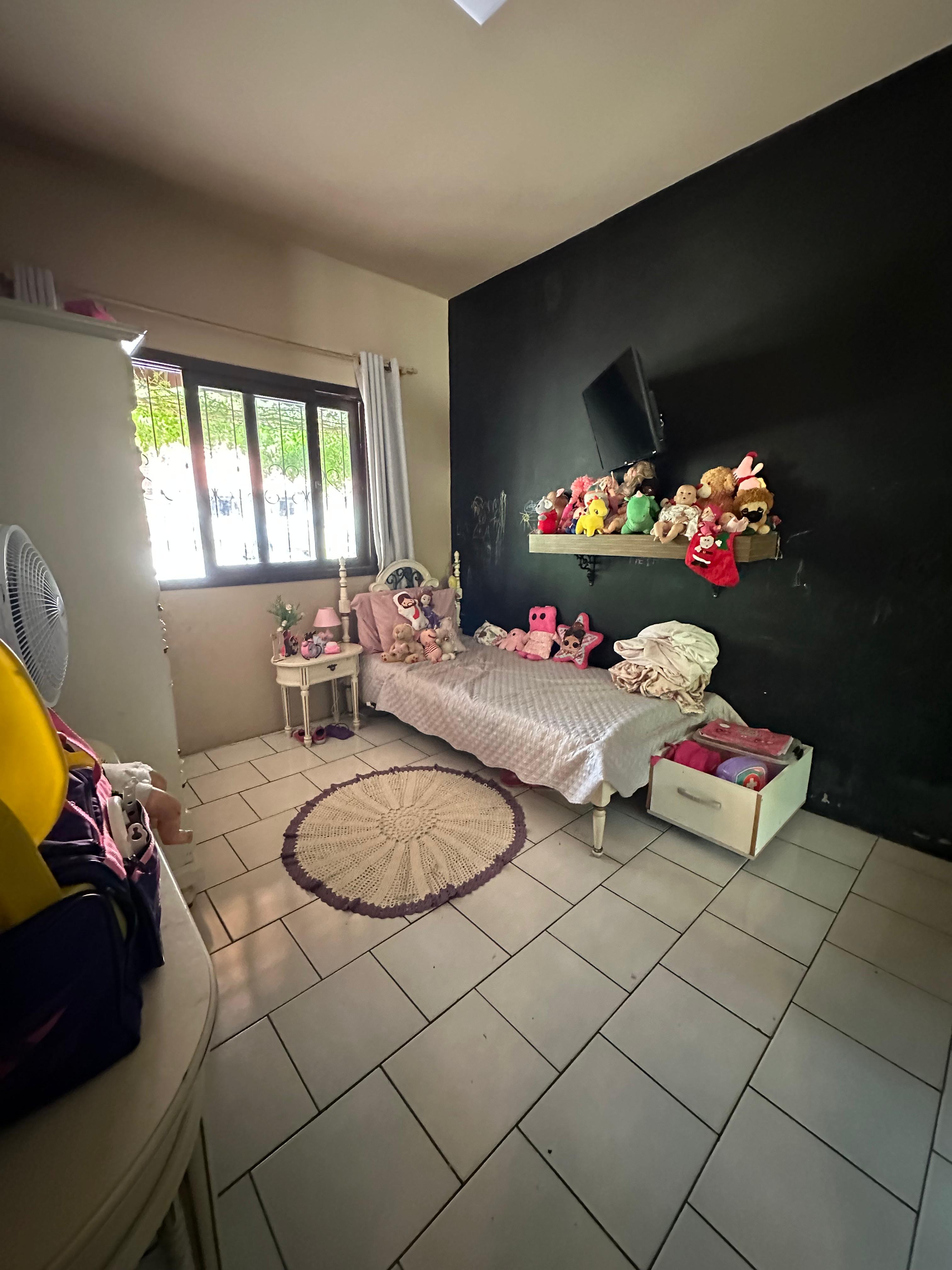 Casa em Timb&oacute; com 3 dormit&oacute;rios e 2 banheiros. Possui galp&atilde;o nos fundos  Timbó - 