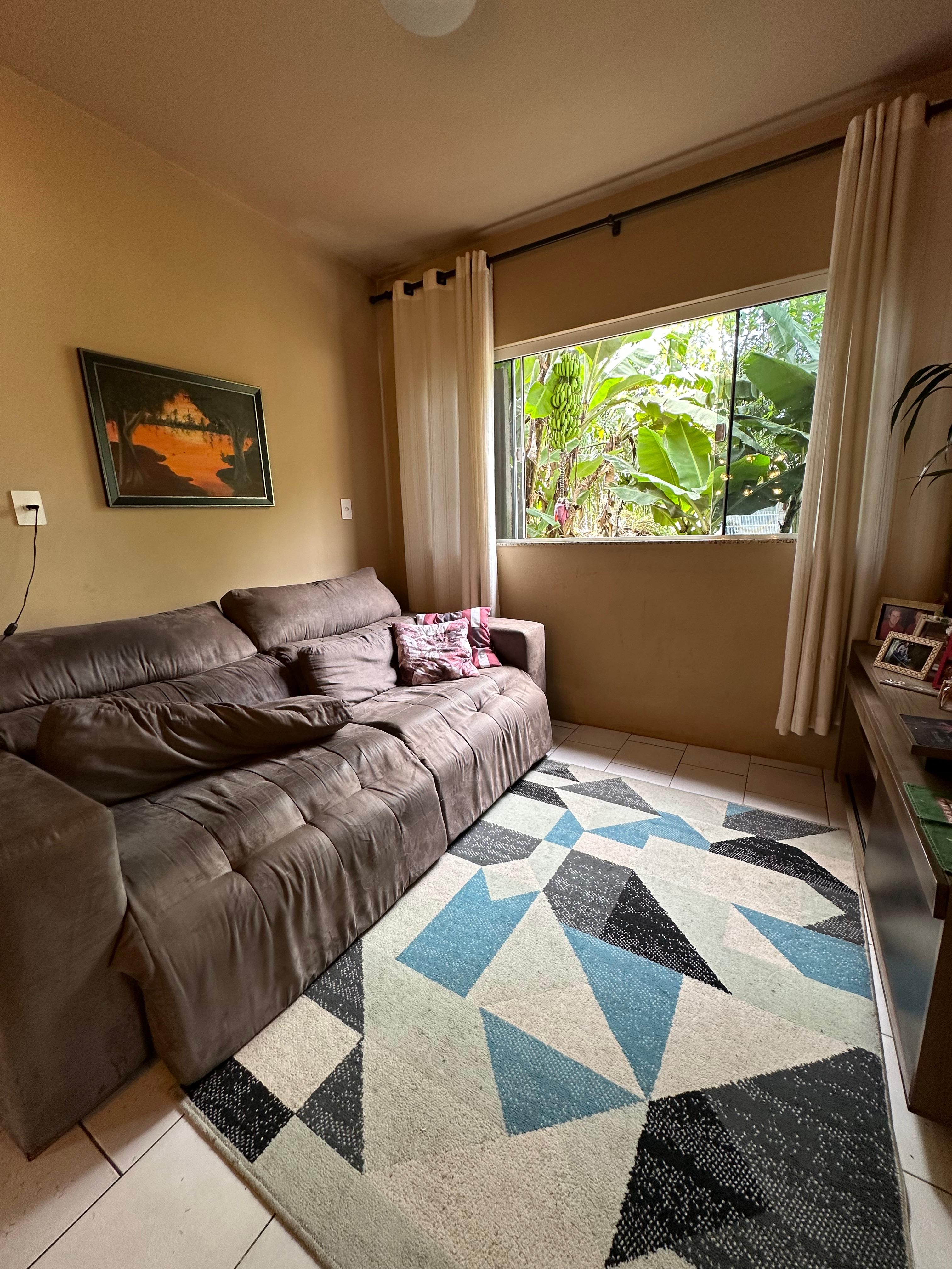 Casa em Timb&oacute; com 3 dormit&oacute;rios e 2 banheiros. Possui galp&atilde;o nos fundos  Timbó - 