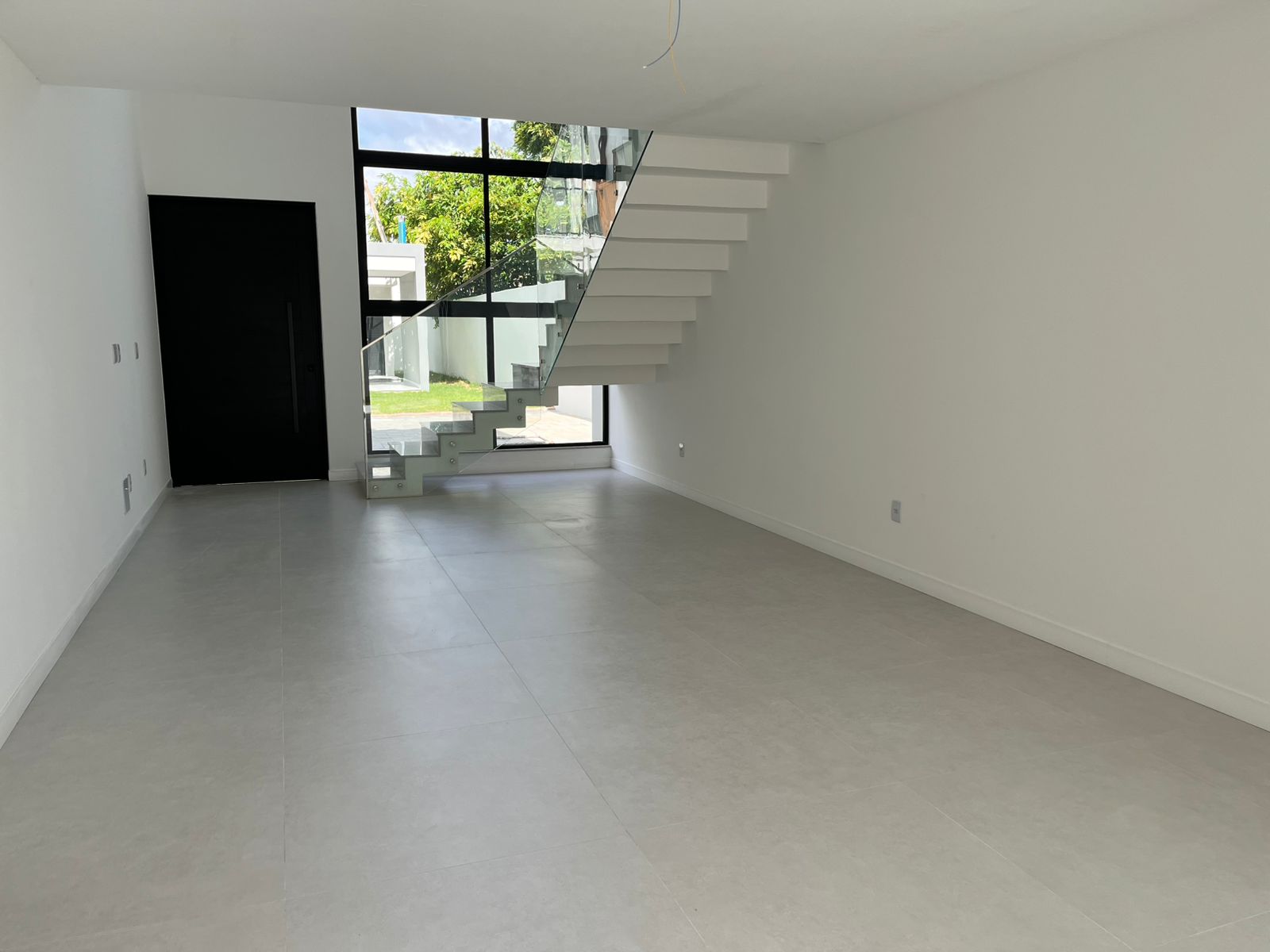 Casa de Alto padr&atilde;o 4- Su&iacute;tes na Priscila Dutra - L. de Freitas Rua Priscila B Dutra Lauro de Freitas - 