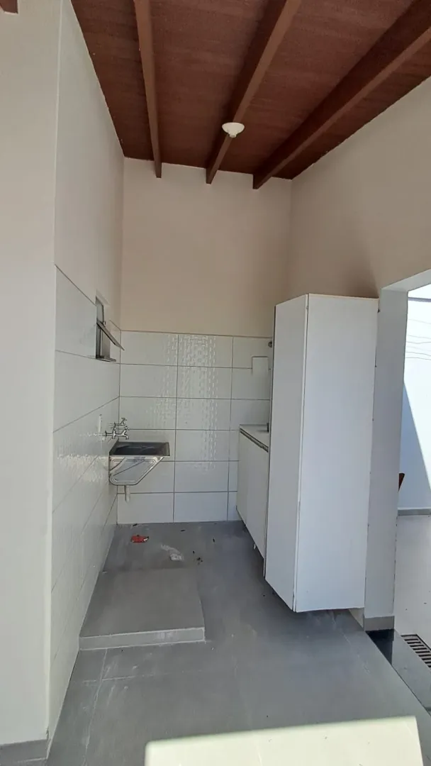 Casa de Esquina com Piscina No Ip&ecirc; Rua João Camilo dos Santos Santa Cruz do Rio Pardo - 
