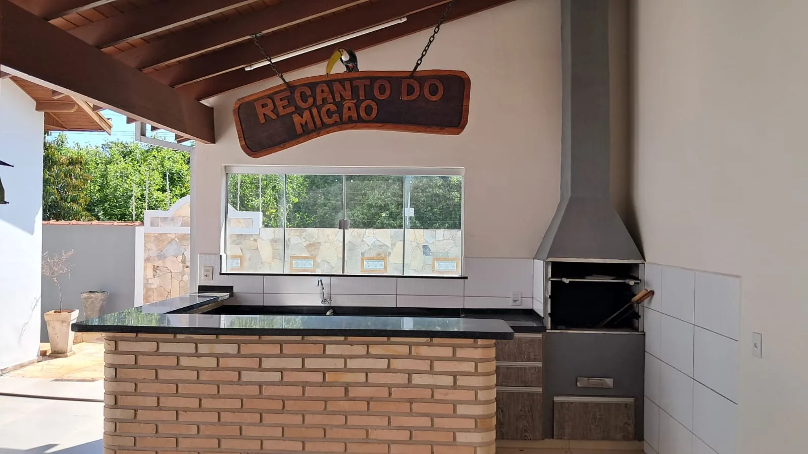 Casa de Esquina com Piscina No Ip&ecirc; Rua João Camilo dos Santos Santa Cruz do Rio Pardo - 