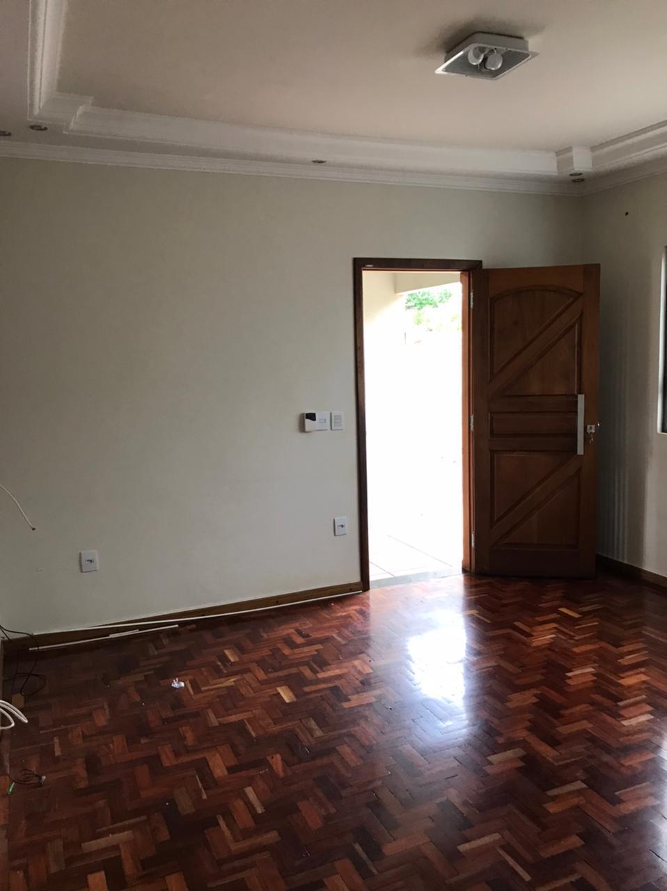 Casa de Esquina com Piscina No Ip&ecirc; Rua João Camilo dos Santos SANTA CRUZ DO RIO PARDO - 