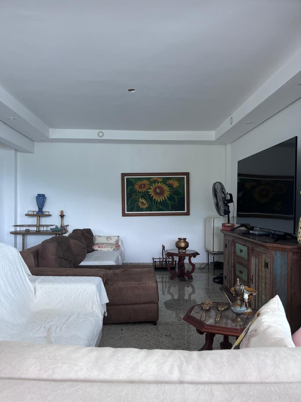 VENDO LINDA CASA - EXCELENTE LOCALIZA&Ccedil;&Atilde;O - 6 SU&Iacute;TES - 4 VAGAS - PISCINA Alameda Piúva Ilhabela - 