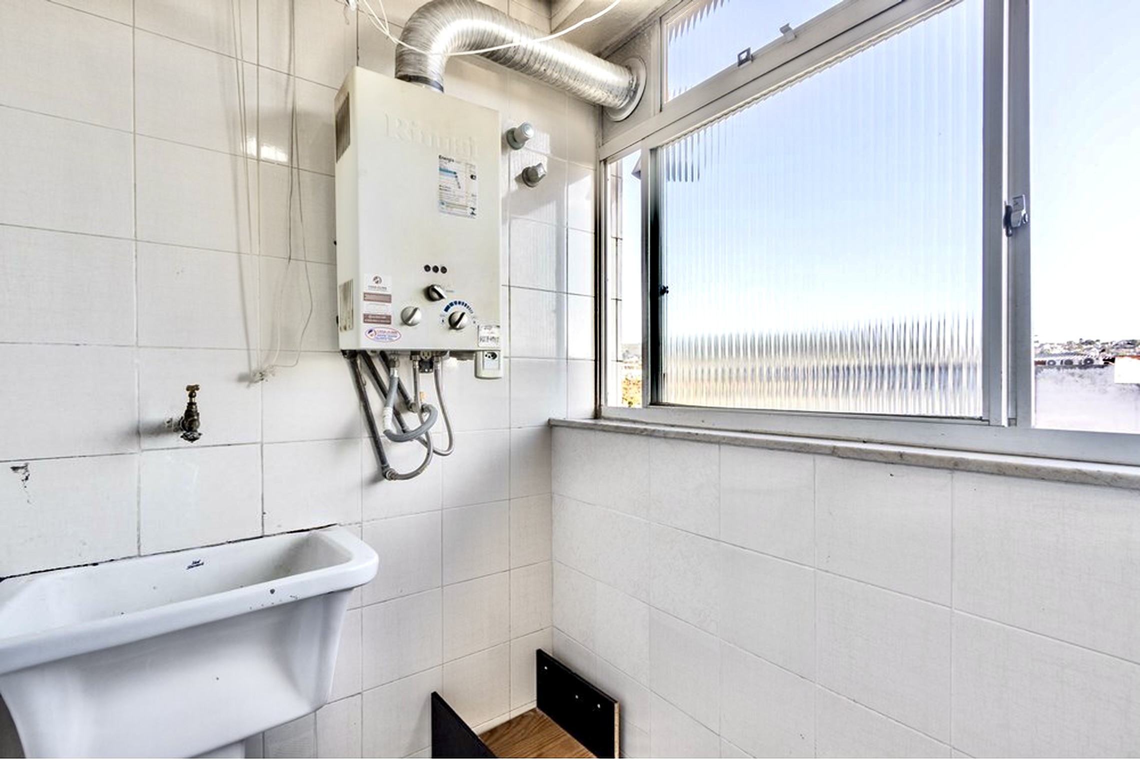 R$ 450.000 - &Oacute;TIMO APARTAMENTO - 76M2 - 2 DORM - CHURRASQUEIRA - 1 VAGA - ELEVADOR Rua Chile Porto Alegre - 