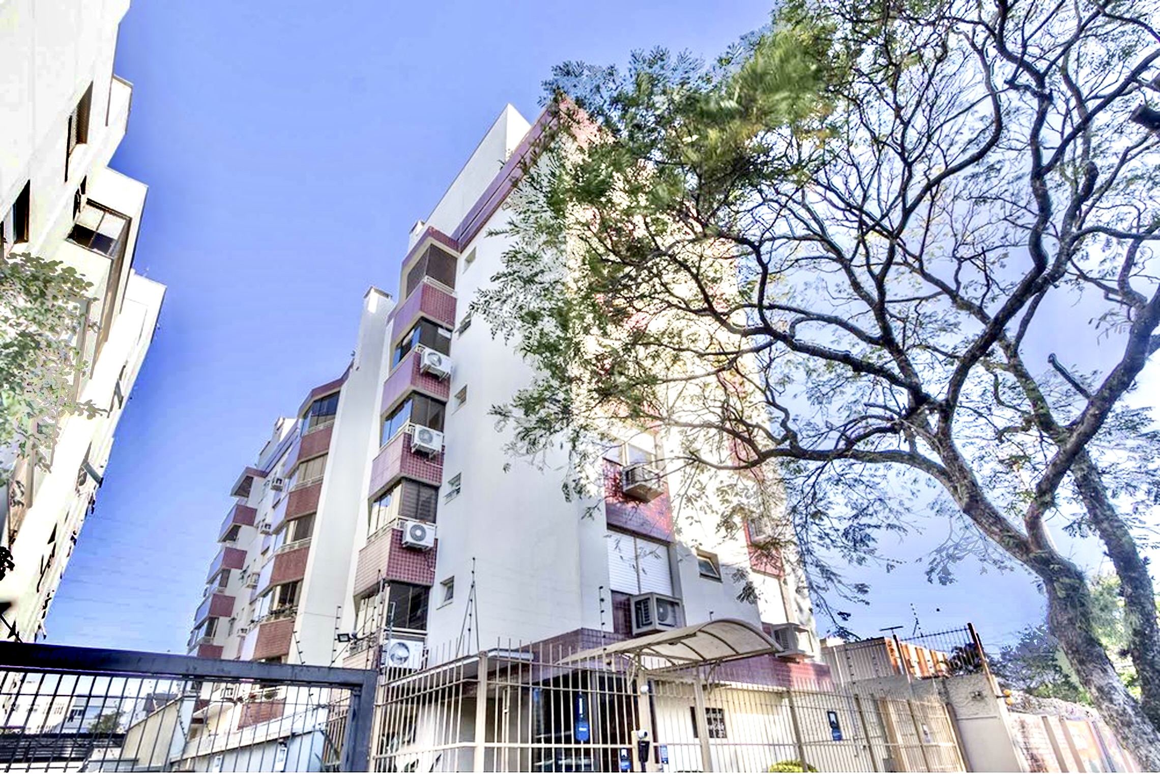 R$ 450.000 - &Oacute;TIMO APARTAMENTO - 76M2 - 2 DORM - CHURRASQUEIRA - 1 VAGA - ELEVADOR Rua Chile Porto Alegre - 