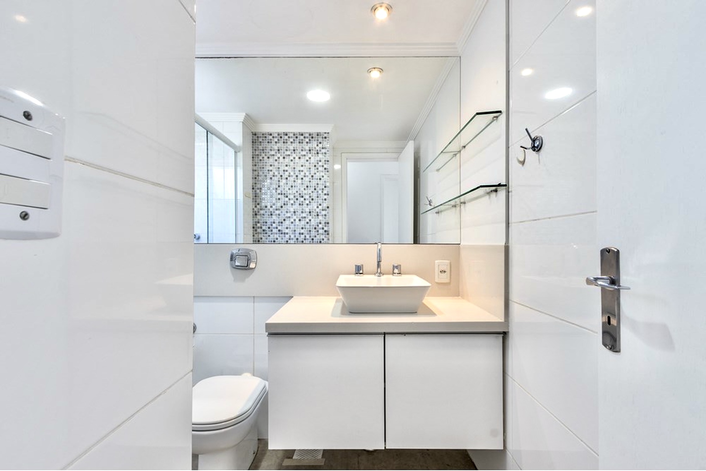 R$ 450.000 - &Oacute;TIMO APARTAMENTO - 76M2 - 2 DORM - CHURRASQUEIRA - 1 VAGA - ELEVADOR Rua Chile Porto Alegre - 