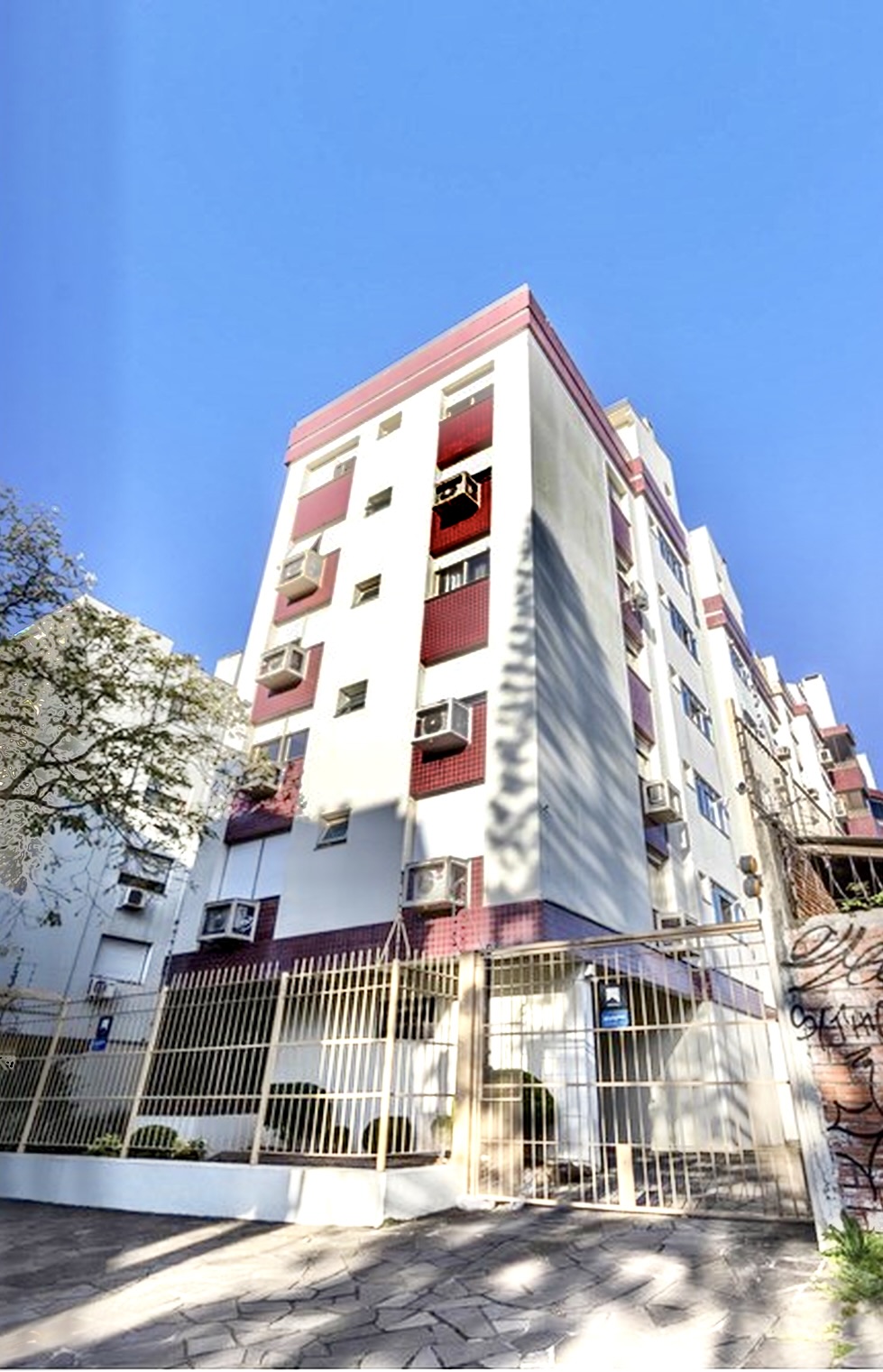 R$ 450.000 - &Oacute;TIMO APARTAMENTO - 76M2 - 2 DORM - CHURRASQUEIRA - 1 VAGA - ELEVADOR Rua Chile Porto Alegre - 