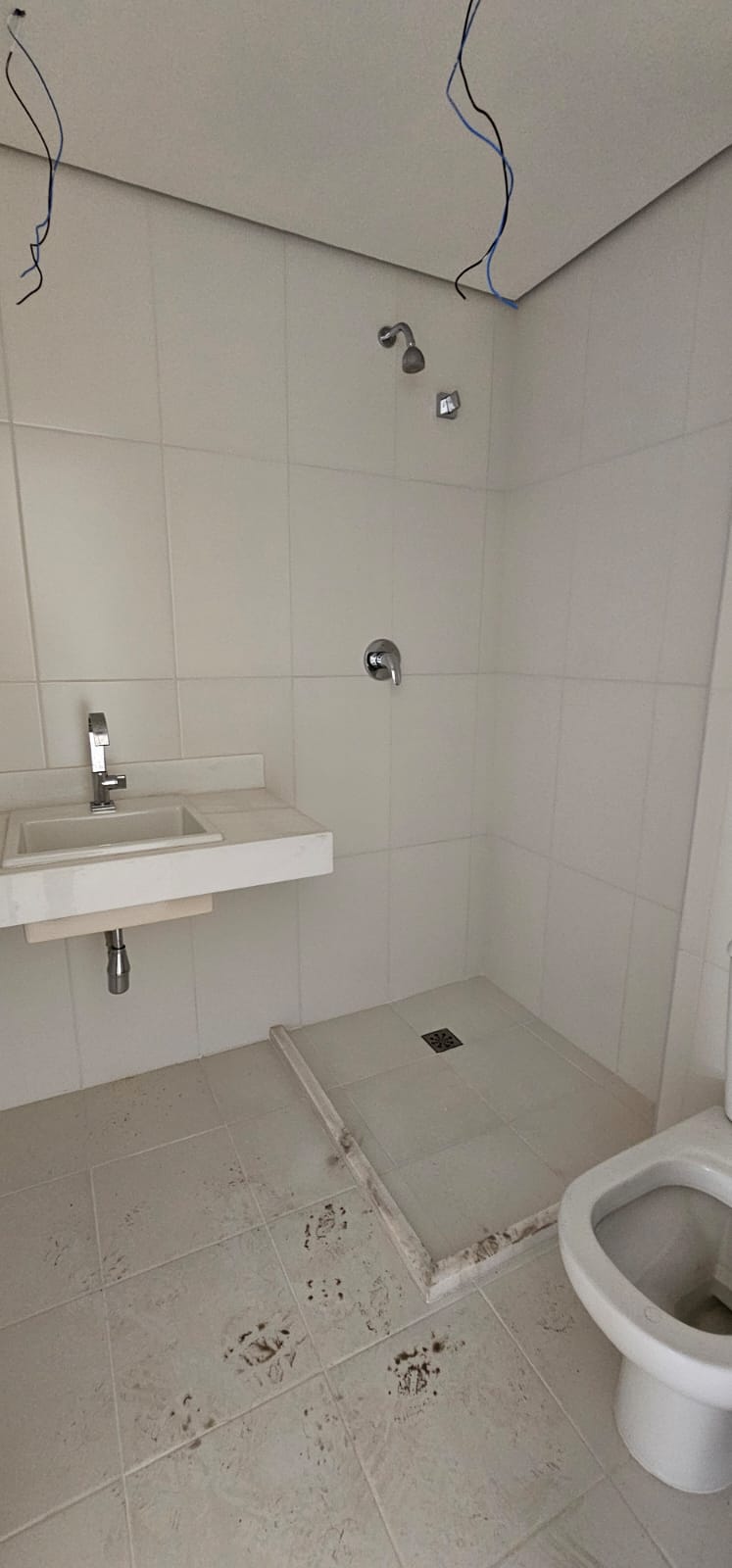 APARTAMENTO ALTO PADR&Atilde;O 4 QUARTOS 3 SU&Iacute;TES VARANDAS NASCENTE VISTA MAR &Agrave; VENDA EM ONDINA! Rua Professor João Mendonça Salvador - 