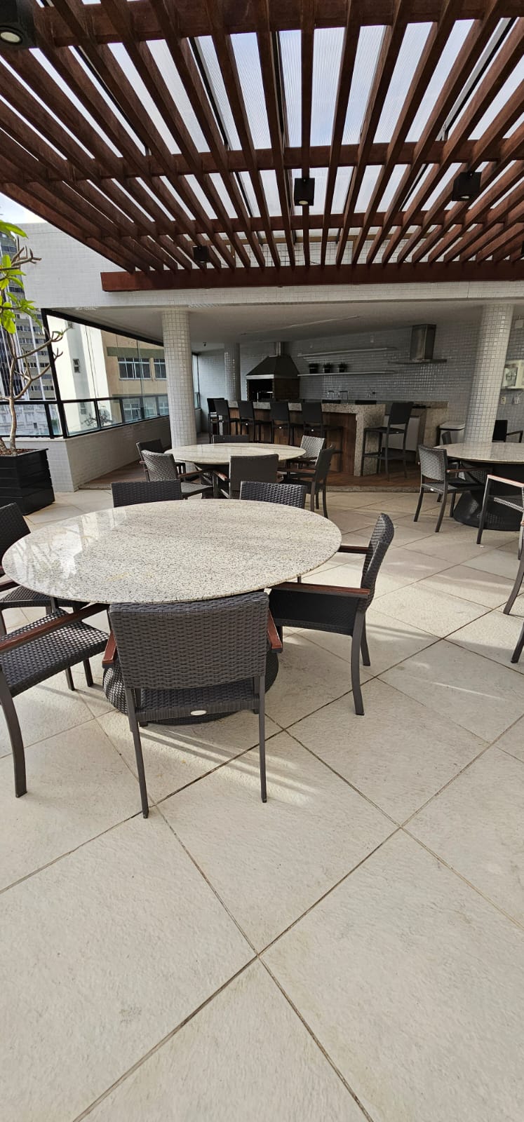 APARTAMENTO ALTO PADR&Atilde;O 4 QUARTOS 3 SU&Iacute;TES VARANDAS NASCENTE VISTA MAR &Agrave; VENDA EM ONDINA! Rua Professor João Mendonça Salvador - 