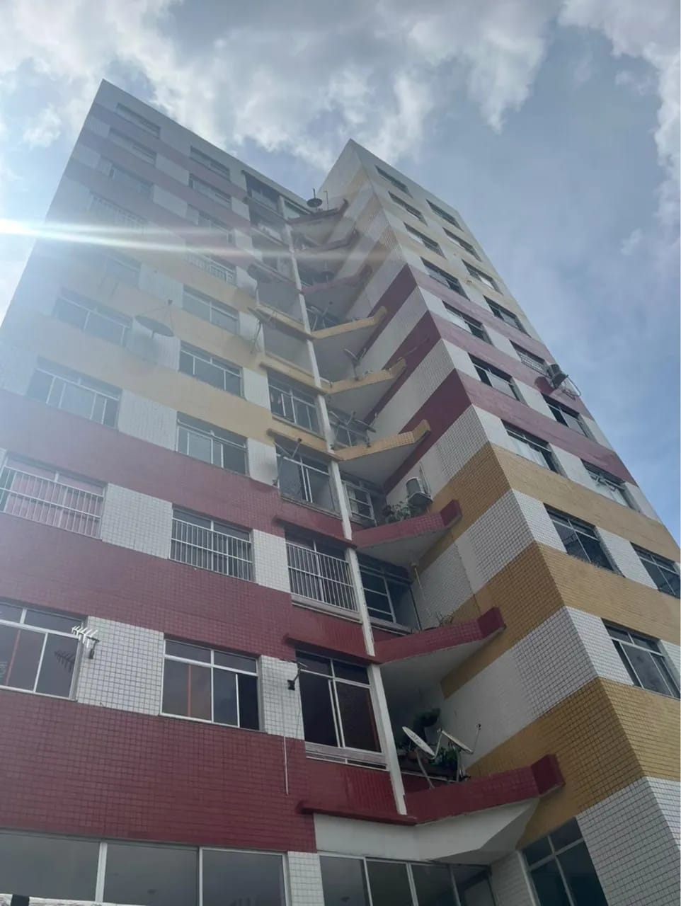 APARTAMENTO 2 QUARTOS SU&Iacute;TE DEPEND&Ecirc;NCIA GARAGEM ACADEMIA ELEVADOR PORTARIA &Agrave; VENDA BROTAS Boa Vista Salvador - 