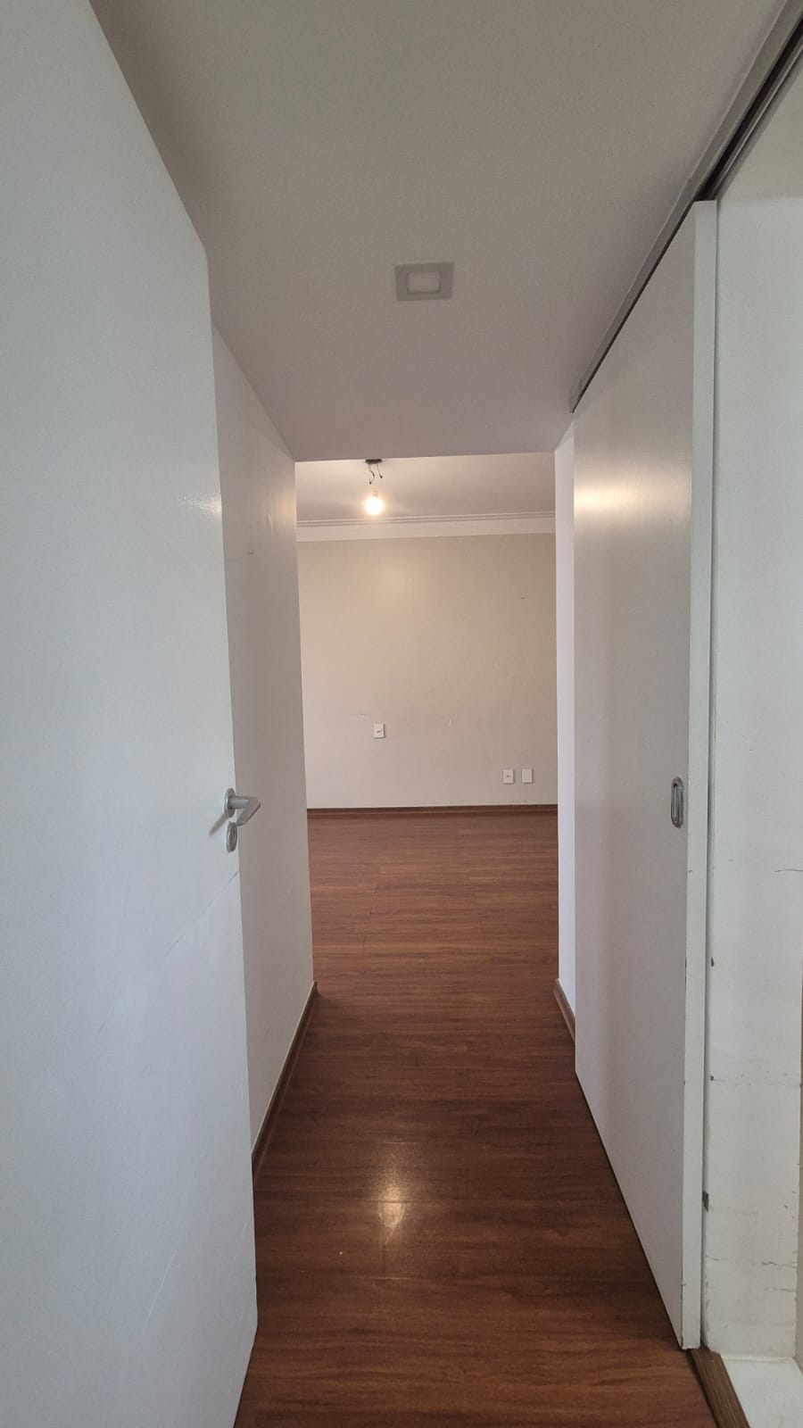 APARTAMENTO AMPLO 250m&sup2;  4 QUARTOS SU&Iacute;TE DEPEND&Ecirc;NCIA GARAGEM ELEVADORES &Agrave; VENDA NA BARRA! Rua Engenheiro Milton Oliveira Salvador - 