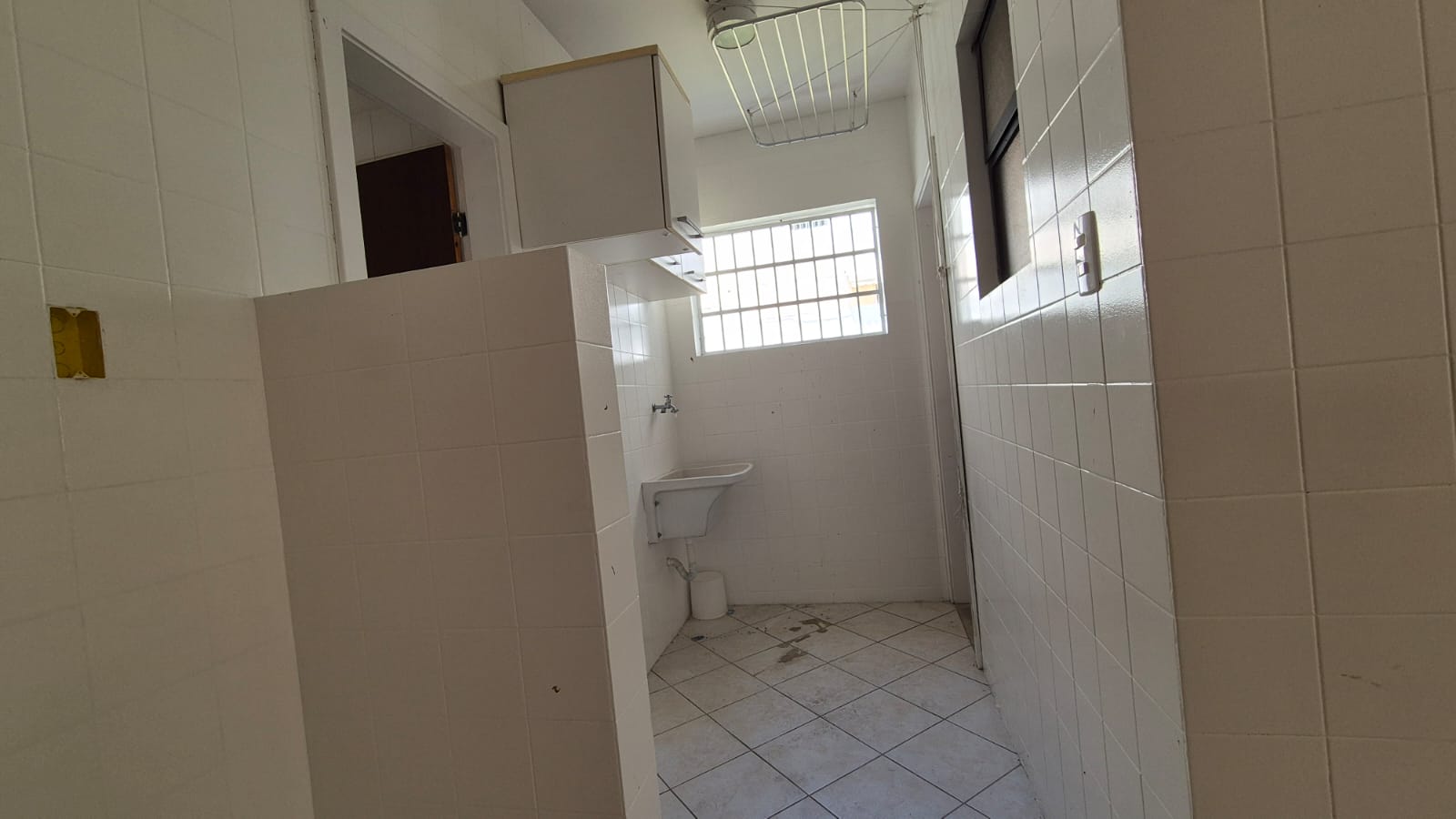 APARTAMENTO 2 QUARTOS SU&Iacute;TE VARANDA DEPEND&Ecirc;NCIA GARAGEM ELEVADOR &Agrave; VENDA NO RIO VERMELHO! Rua Macaúbas Salvador - 