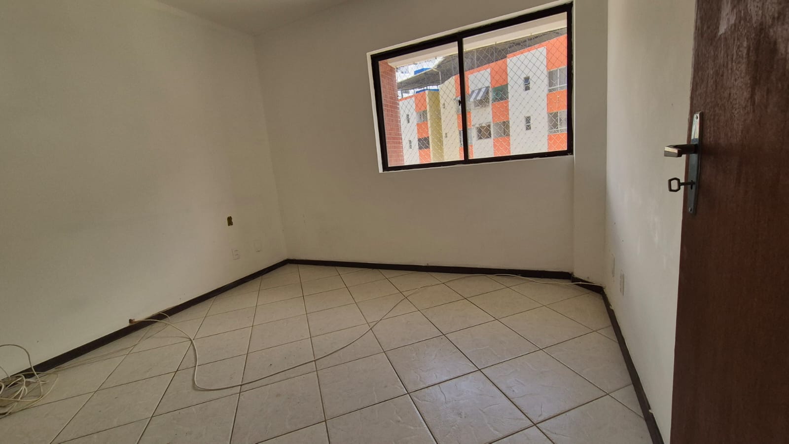 APARTAMENTO 2 QUARTOS SU&Iacute;TE VARANDA DEPEND&Ecirc;NCIA GARAGEM ELEVADOR &Agrave; VENDA NO RIO VERMELHO! Rua Macaúbas Salvador - 