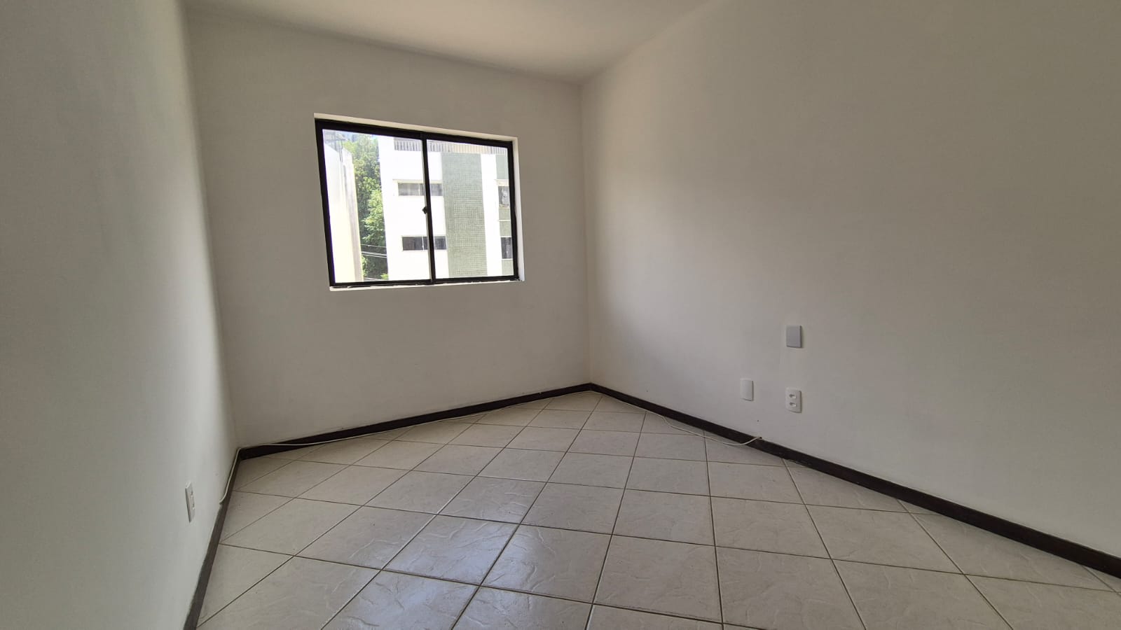 APARTAMENTO 2 QUARTOS SU&Iacute;TE VARANDA DEPEND&Ecirc;NCIA GARAGEM ELEVADOR &Agrave; VENDA NO RIO VERMELHO! Rua Macaúbas Salvador - 