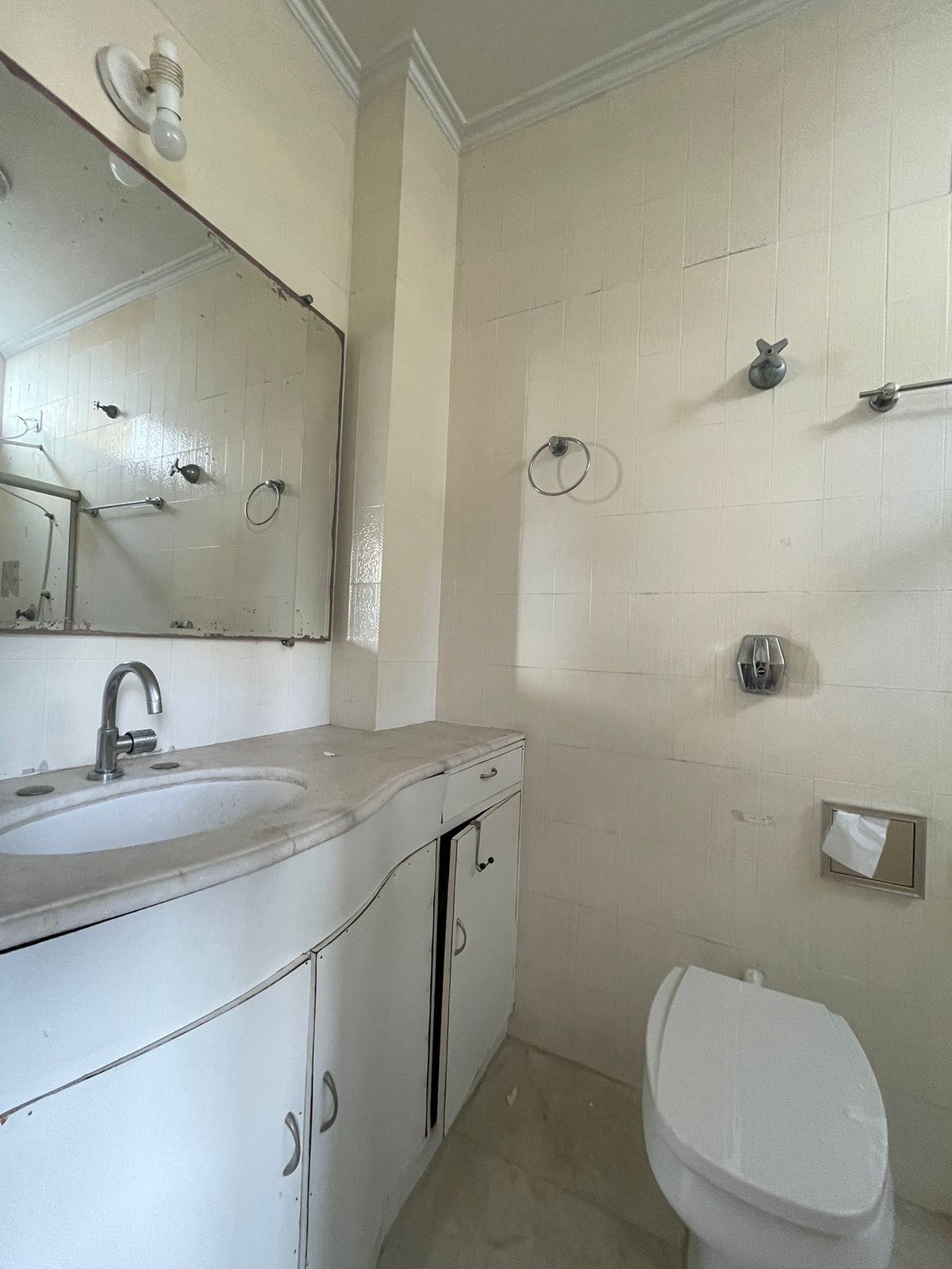 APARTAMENTO AMPLO 3 QUARTOS SU&Iacute;TE GARAGEM ELEVADOR ACADEMIA PORTARIA &Agrave; VENDA NA BARRA!! Avenida Princesa Isabel Salvador - 