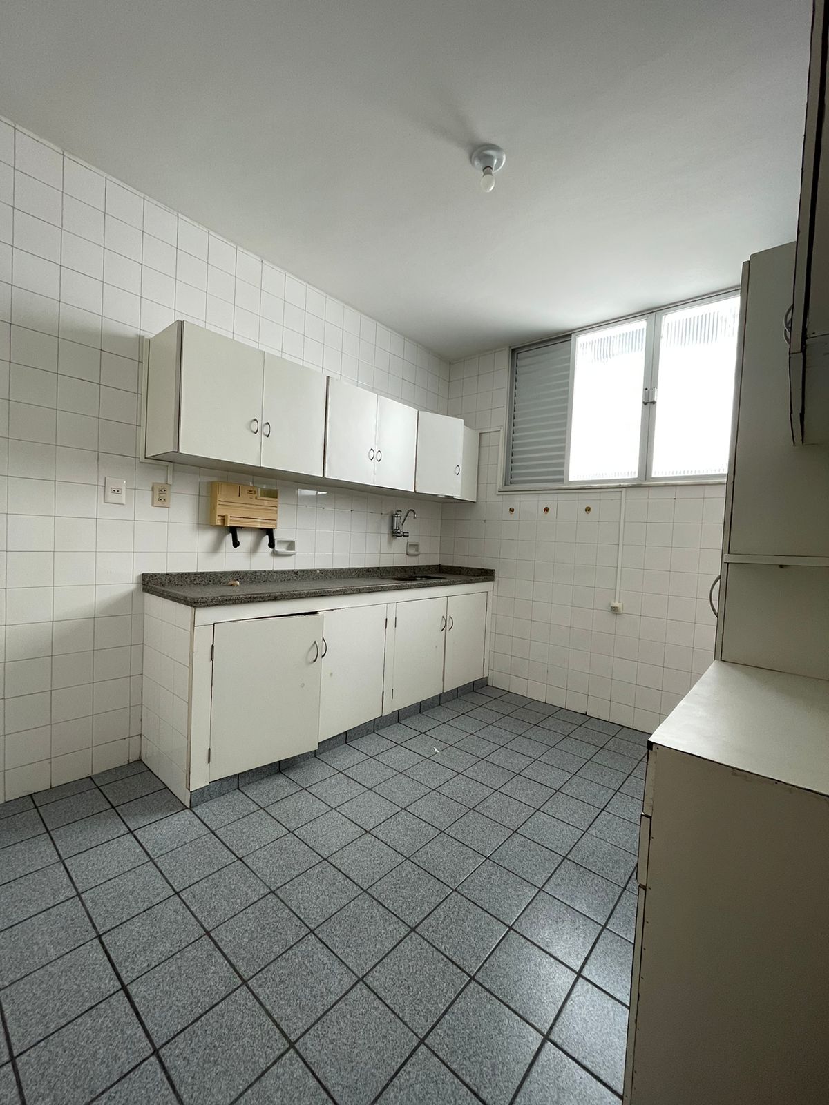 APARTAMENTO AMPLO 3 QUARTOS SU&Iacute;TE GARAGEM ELEVADOR ACADEMIA PORTARIA &Agrave; VENDA NA BARRA!! Avenida Princesa Isabel Salvador - 