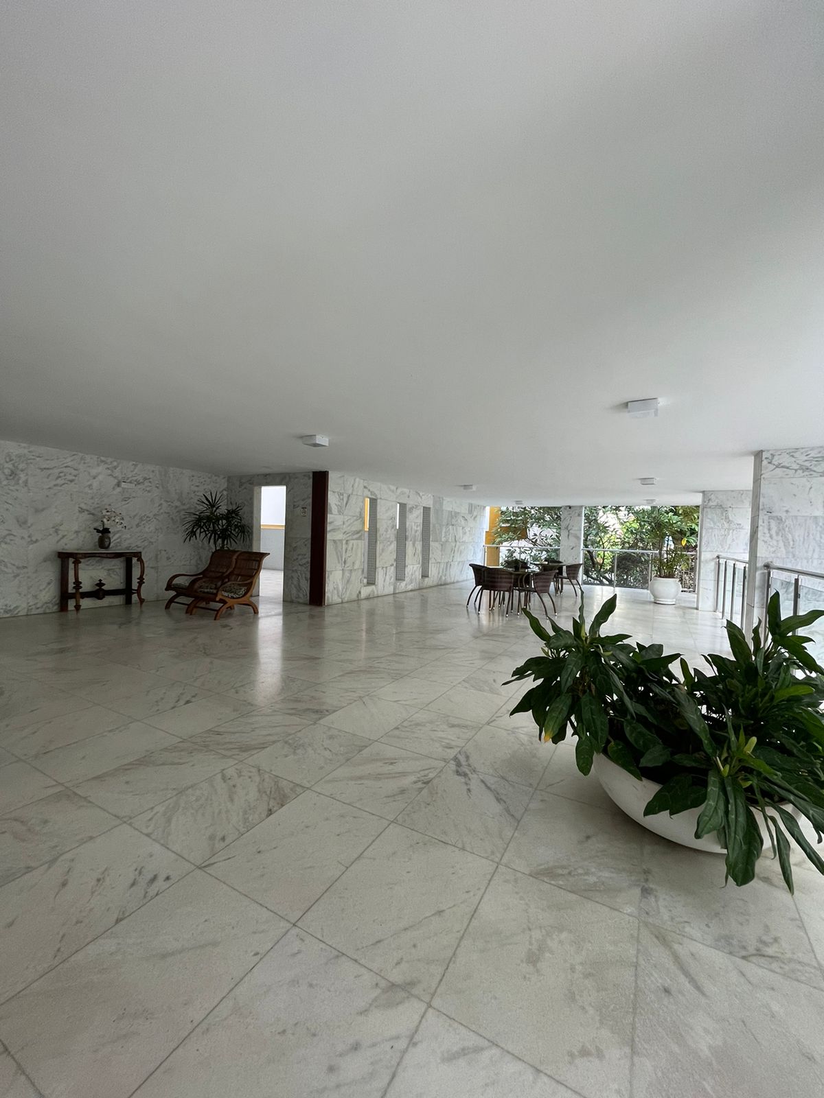 APARTAMENTO AMPLO 3 QUARTOS SU&Iacute;TE GARAGEM ELEVADOR ACADEMIA PORTARIA &Agrave; VENDA NA BARRA!! Avenida Princesa Isabel Salvador - 