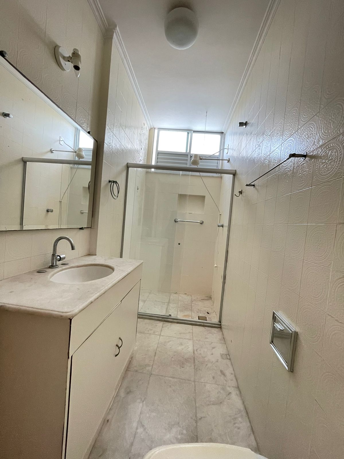 APARTAMENTO AMPLO 3 QUARTOS SU&Iacute;TE GARAGEM ELEVADOR ACADEMIA PORTARIA &Agrave; VENDA NA BARRA!! Avenida Princesa Isabel Salvador - 