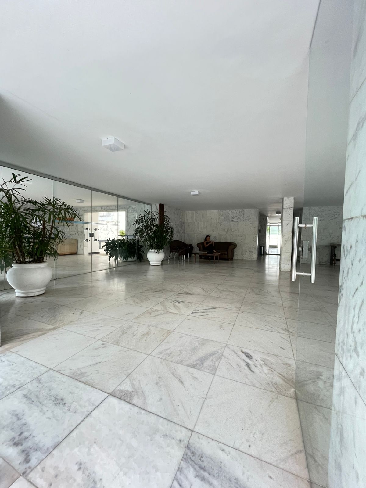 APARTAMENTO AMPLO 3 QUARTOS SU&Iacute;TE GARAGEM ELEVADOR ACADEMIA PORTARIA &Agrave; VENDA NA BARRA!! Avenida Princesa Isabel Salvador - 