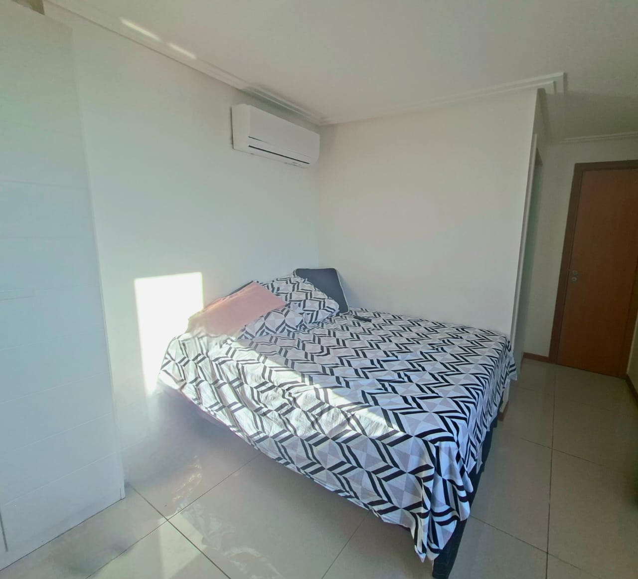 APARTAMENTO COBERTURA 4 QUARTOS 3 SU&Iacute;TES VISTA MAR VARANDA GARAGENS PISCINA VENDA PITUBA! Rua Amazonas Salvador - 