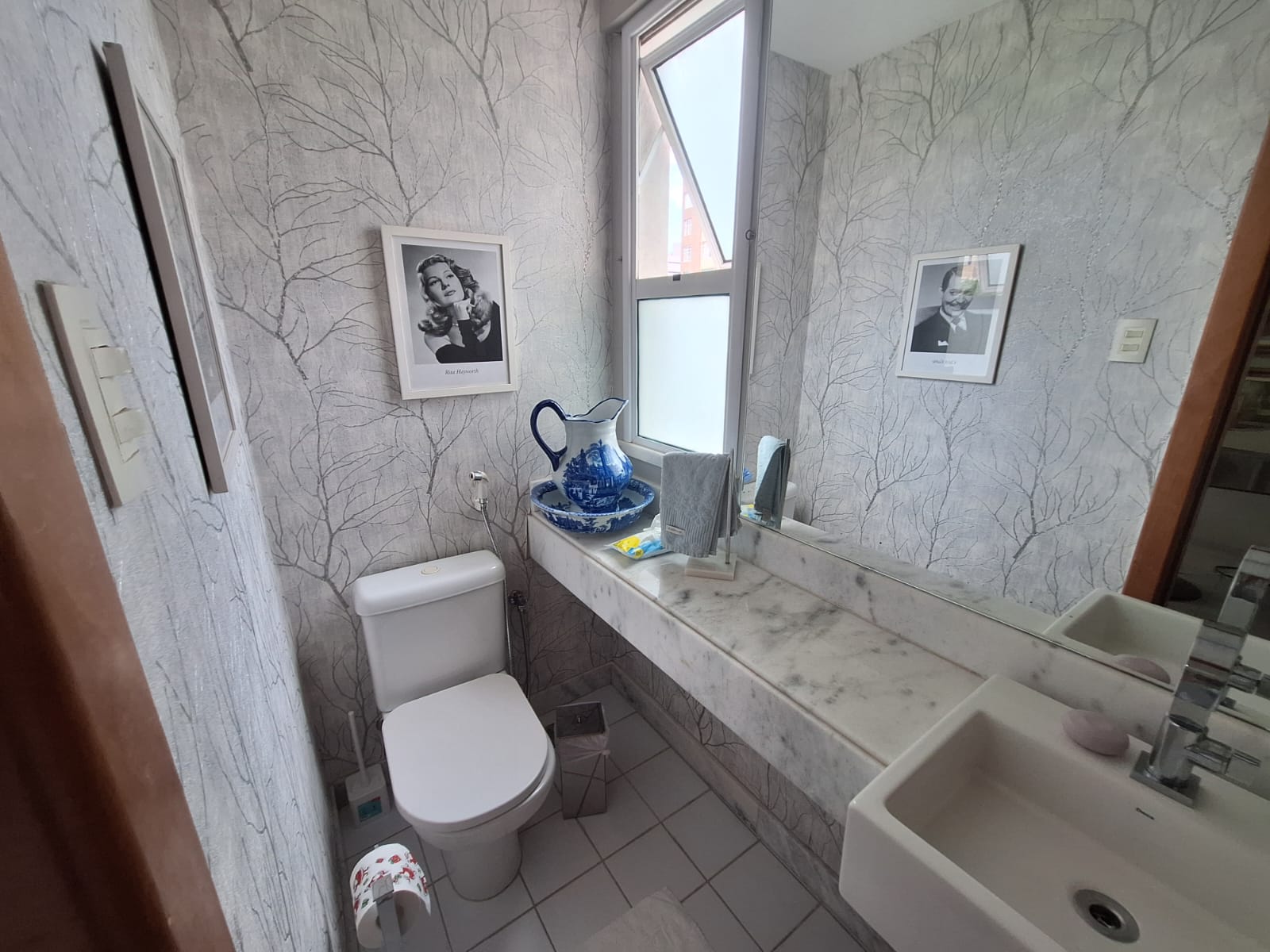 APARTAMENTO 2 SU&Iacute;TES VARANDA LAVABO DEPEND&Ecirc;NCIA PISCINA ACADEMIA ELEVADOR &Agrave; VENDA NA GRA&Ccedil;A Rua Barão de Loreto Salvador - 