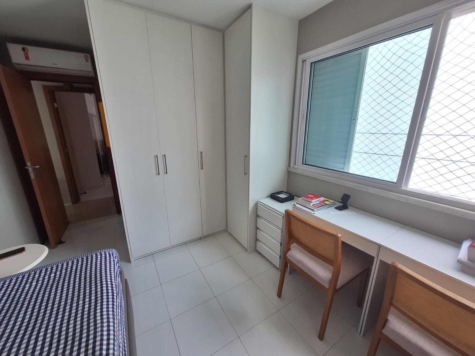 APARTAMENTO 2 SU&Iacute;TES VARANDA LAVABO DEPEND&Ecirc;NCIA PISCINA ACADEMIA ELEVADOR &Agrave; VENDA NA GRA&Ccedil;A Rua Barão de Loreto Salvador - 