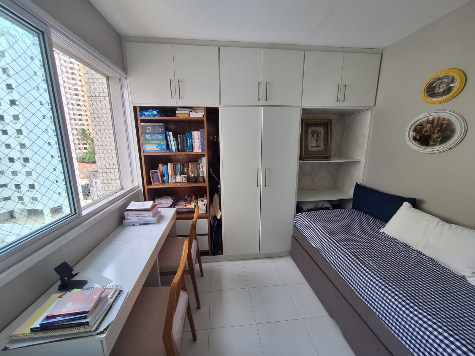 APARTAMENTO 2 SU&Iacute;TES VARANDA LAVABO DEPEND&Ecirc;NCIA PISCINA ACADEMIA ELEVADOR &Agrave; VENDA NA GRA&Ccedil;A Rua Barão de Loreto Salvador - 