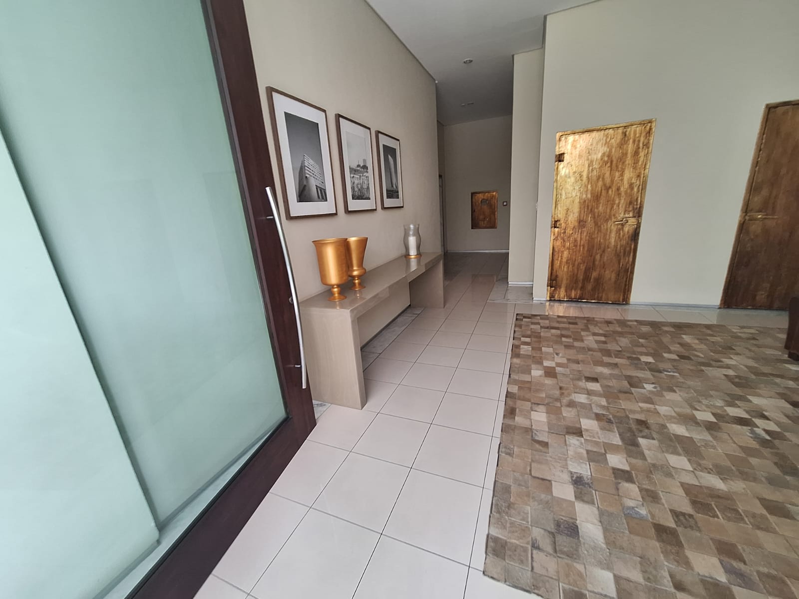 APARTAMENTO 2 SU&Iacute;TES VARANDA LAVABO DEPEND&Ecirc;NCIA PISCINA ACADEMIA ELEVADOR &Agrave; VENDA NA GRA&Ccedil;A Rua Barão de Loreto Salvador - 