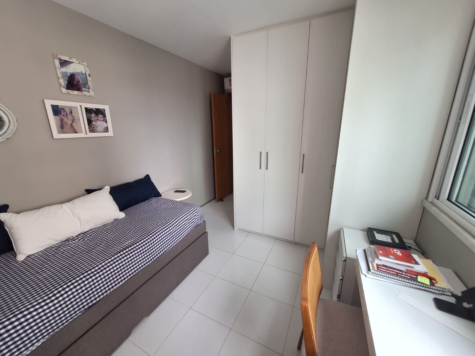 APARTAMENTO 2 SU&Iacute;TES VARANDA LAVABO DEPEND&Ecirc;NCIA PISCINA ACADEMIA ELEVADOR &Agrave; VENDA NA GRA&Ccedil;A Rua Barão de Loreto Salvador - 