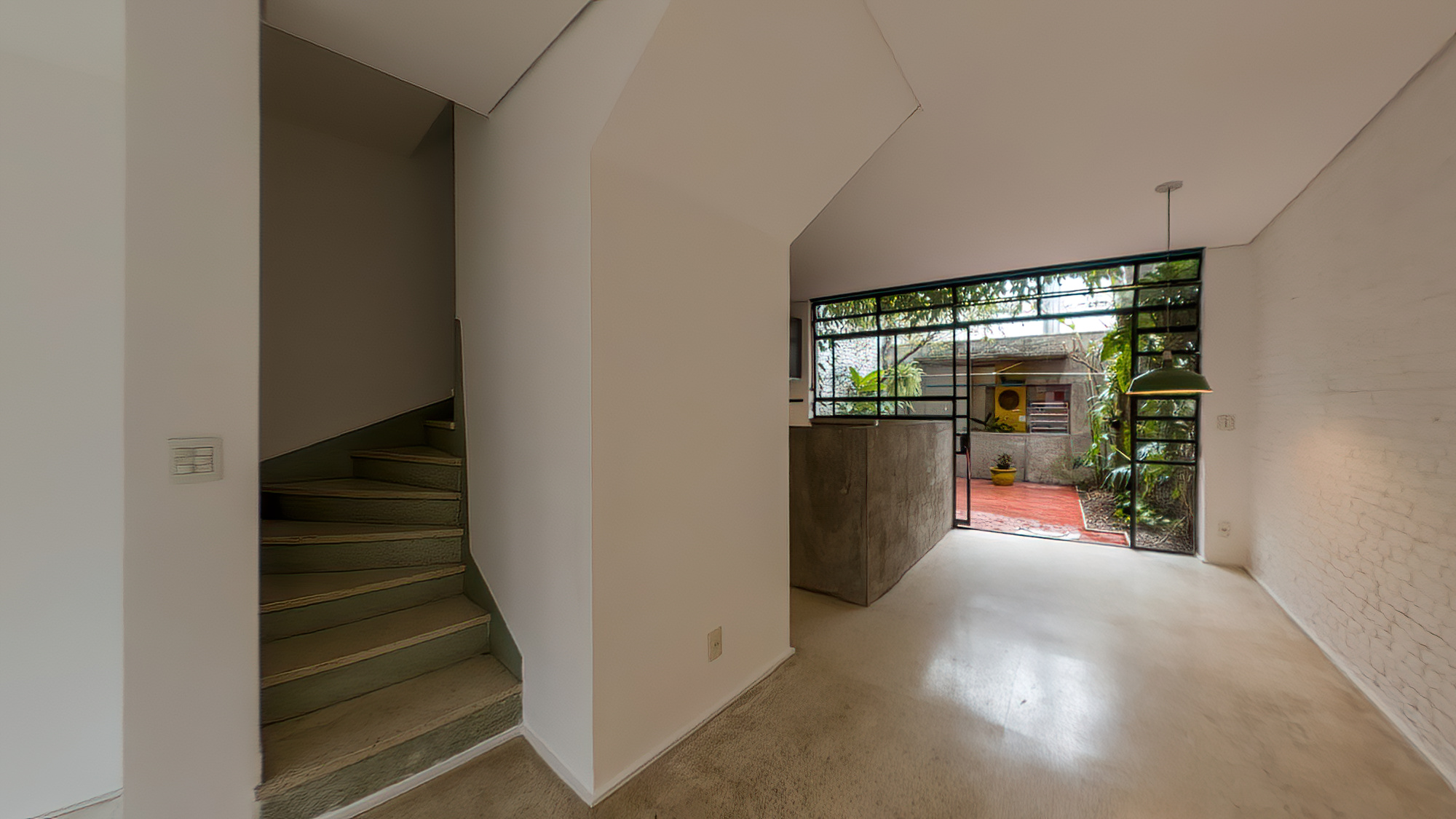 VENDE-SE LINDA CASA RUA SEM SA&Iacute;DA - 110M2 - RUA SEM SA&Iacute;DA!!! Rua Guiné São Paulo - 