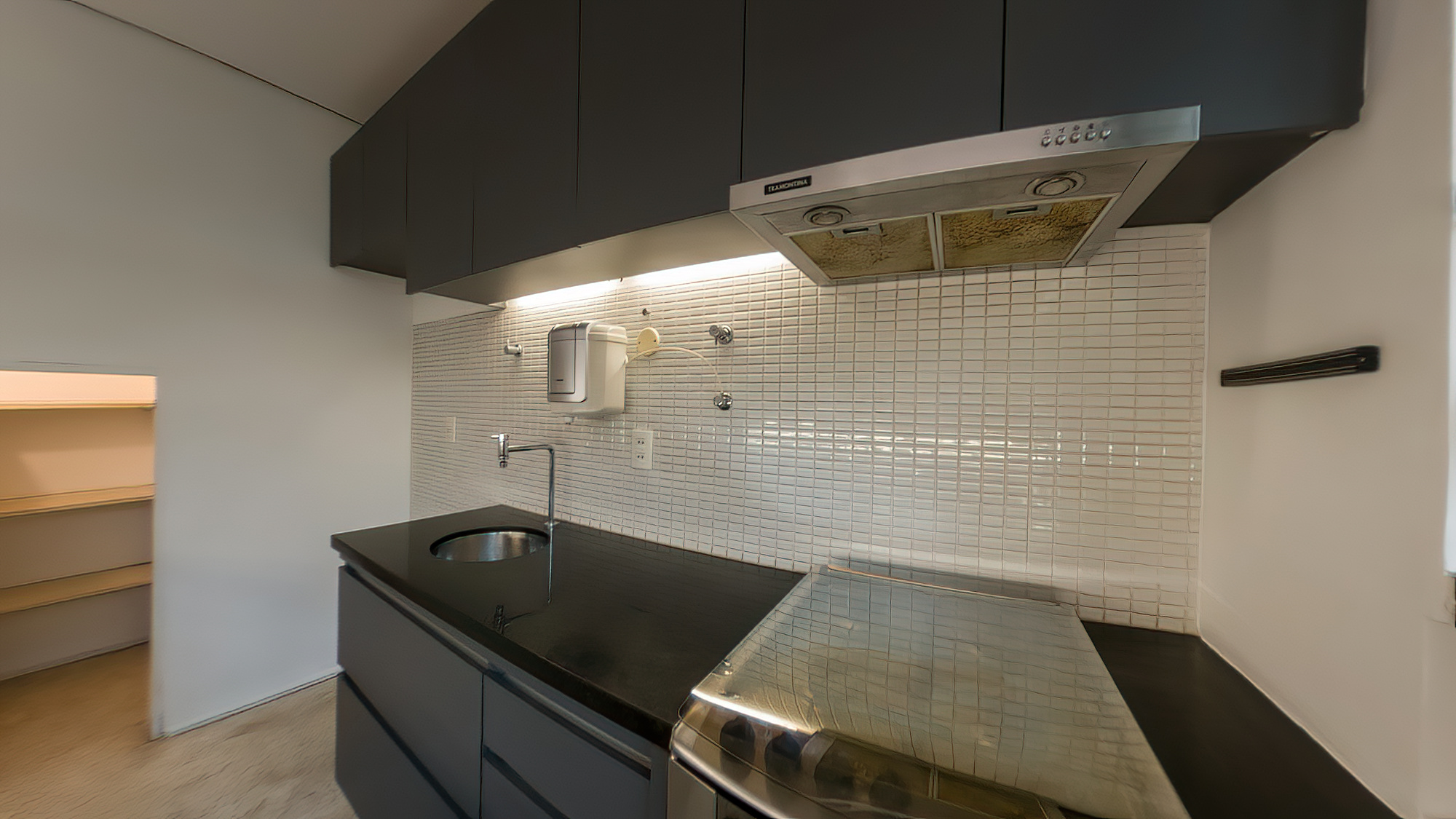 VENDE-SE LINDA CASA RUA SEM SA&Iacute;DA - 110M2 - RUA SEM SA&Iacute;DA!!! Rua Guiné São Paulo - 