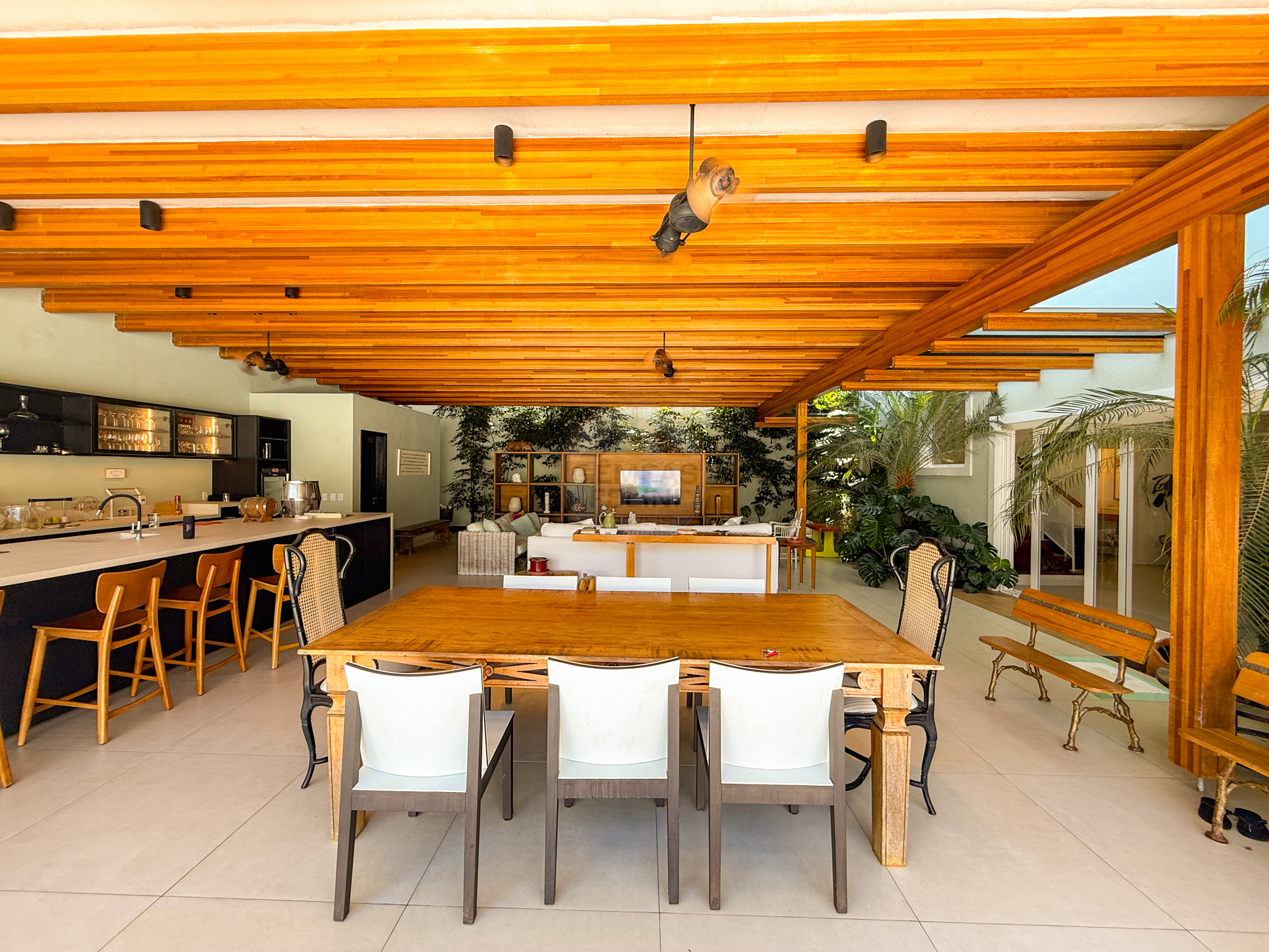 Casa exclusiva em juquehy com 5 su&iacute;tes, &aacute;rea gourmet completa e casa de caseiro - VENDA Rua Argemiro Amâncio dos Santos São Sebastião - 