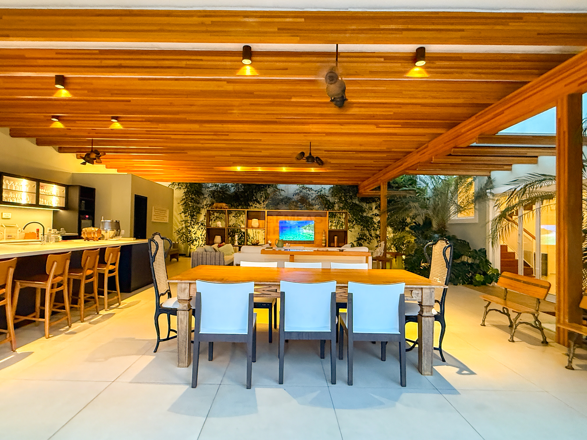 Casa exclusiva em juquehy com 5 su&iacute;tes, &aacute;rea gourmet completa e casa de caseiro - VENDA Rua Argemiro Amâncio dos Santos São Sebastião - 