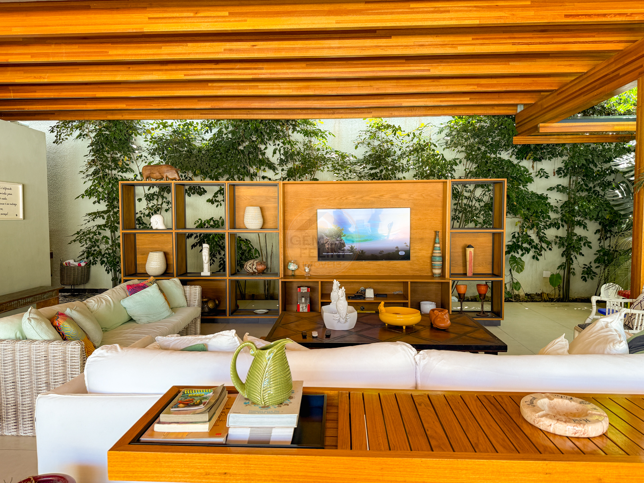 Casa exclusiva em juquehy com 5 su&iacute;tes, &aacute;rea gourmet completa e casa de caseiro - VENDA Rua Argemiro Amâncio dos Santos São Sebastião - 