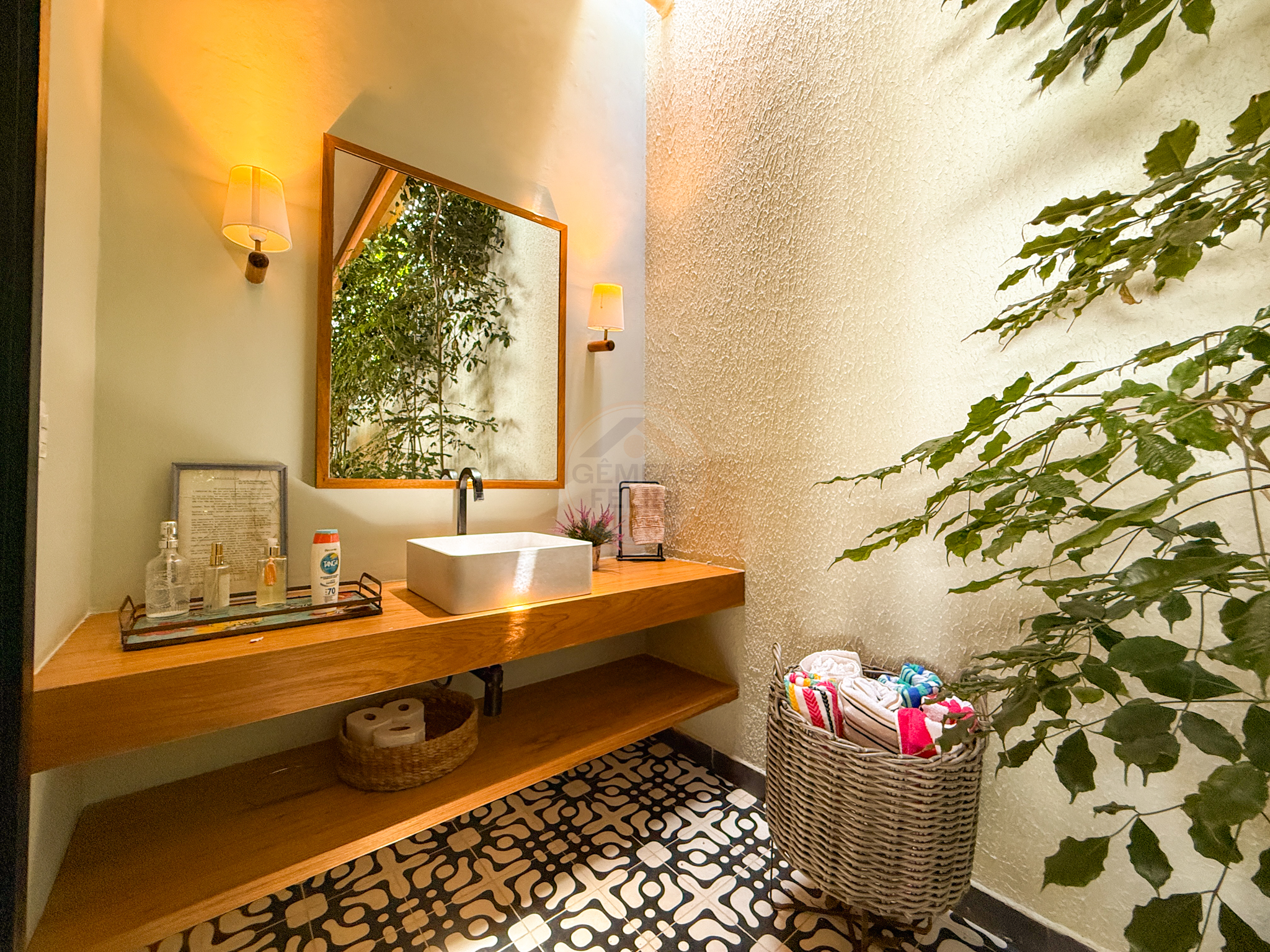 Casa exclusiva em juquehy com 5 su&iacute;tes, &aacute;rea gourmet completa e casa de caseiro - VENDA Rua Argemiro Amâncio dos Santos São Sebastião - 