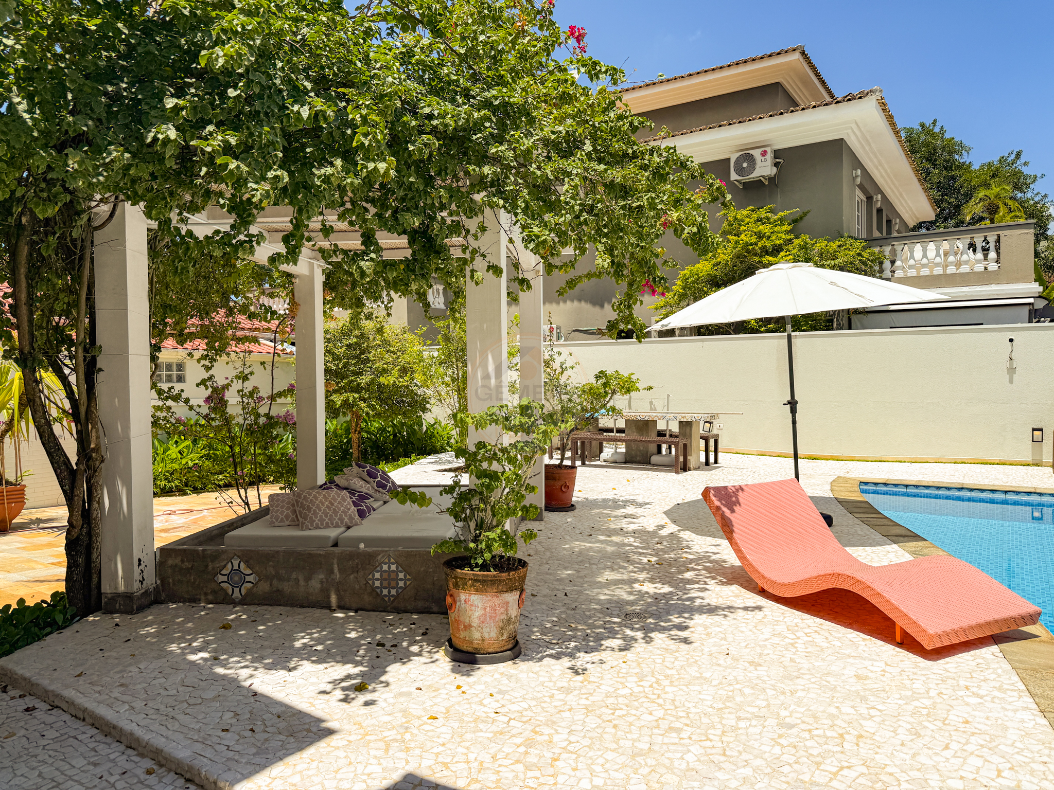 Casa exclusiva em juquehy com 5 su&iacute;tes, &aacute;rea gourmet completa e casa de caseiro - VENDA Rua Argemiro Amâncio dos Santos São Sebastião - 