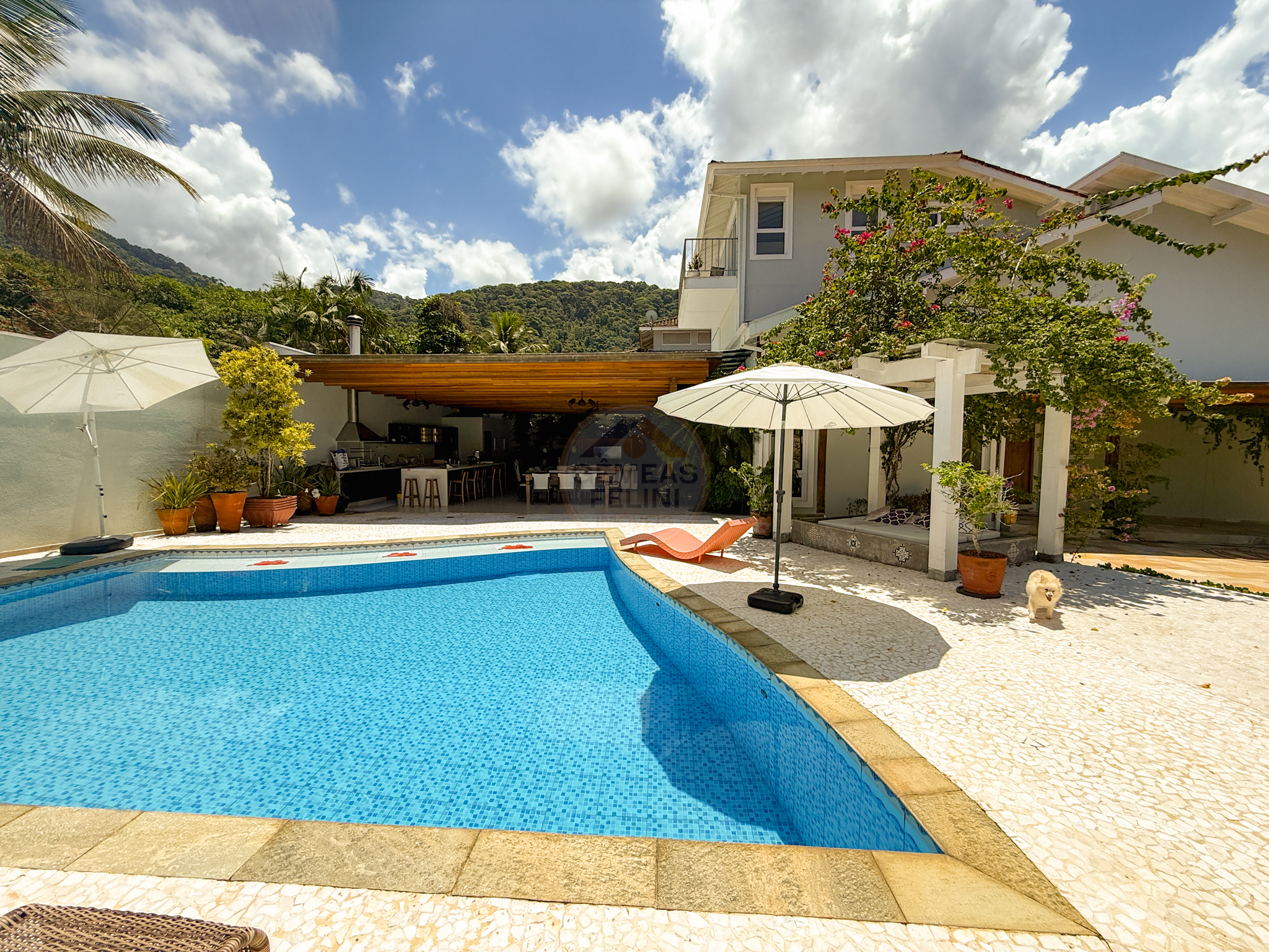 Casa exclusiva em juquehy com 5 su&iacute;tes, &aacute;rea gourmet completa e casa de caseiro - VENDA Rua Argemiro Amâncio dos Santos São Sebastião - 