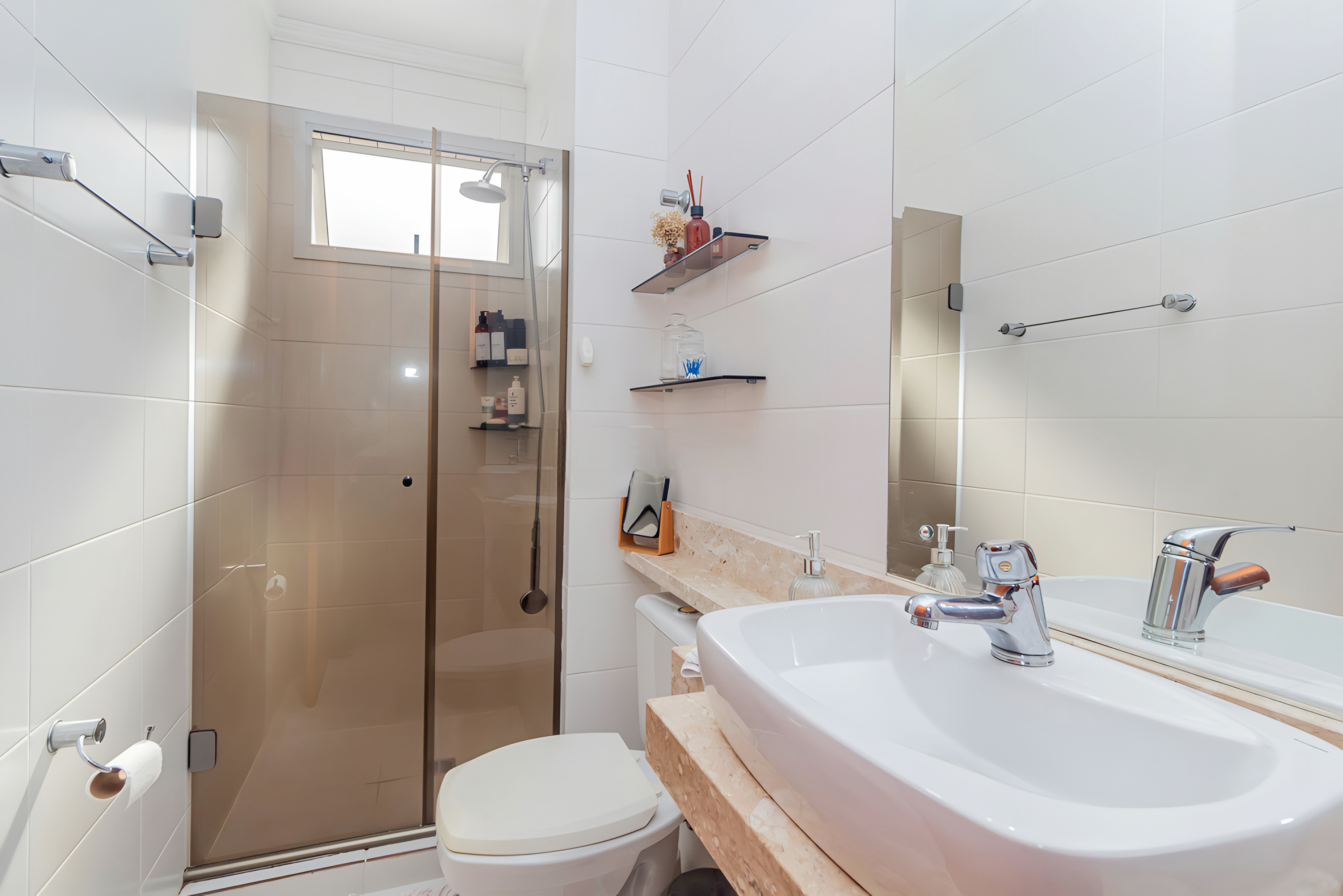 R$ 545.000 - IMPEC&Aacute;VEL APARTAMENTO - FRENTE - 94M2 - 3 DORM - 1 VAGA Rua Conselheiro Brusque Porto Alegre - 