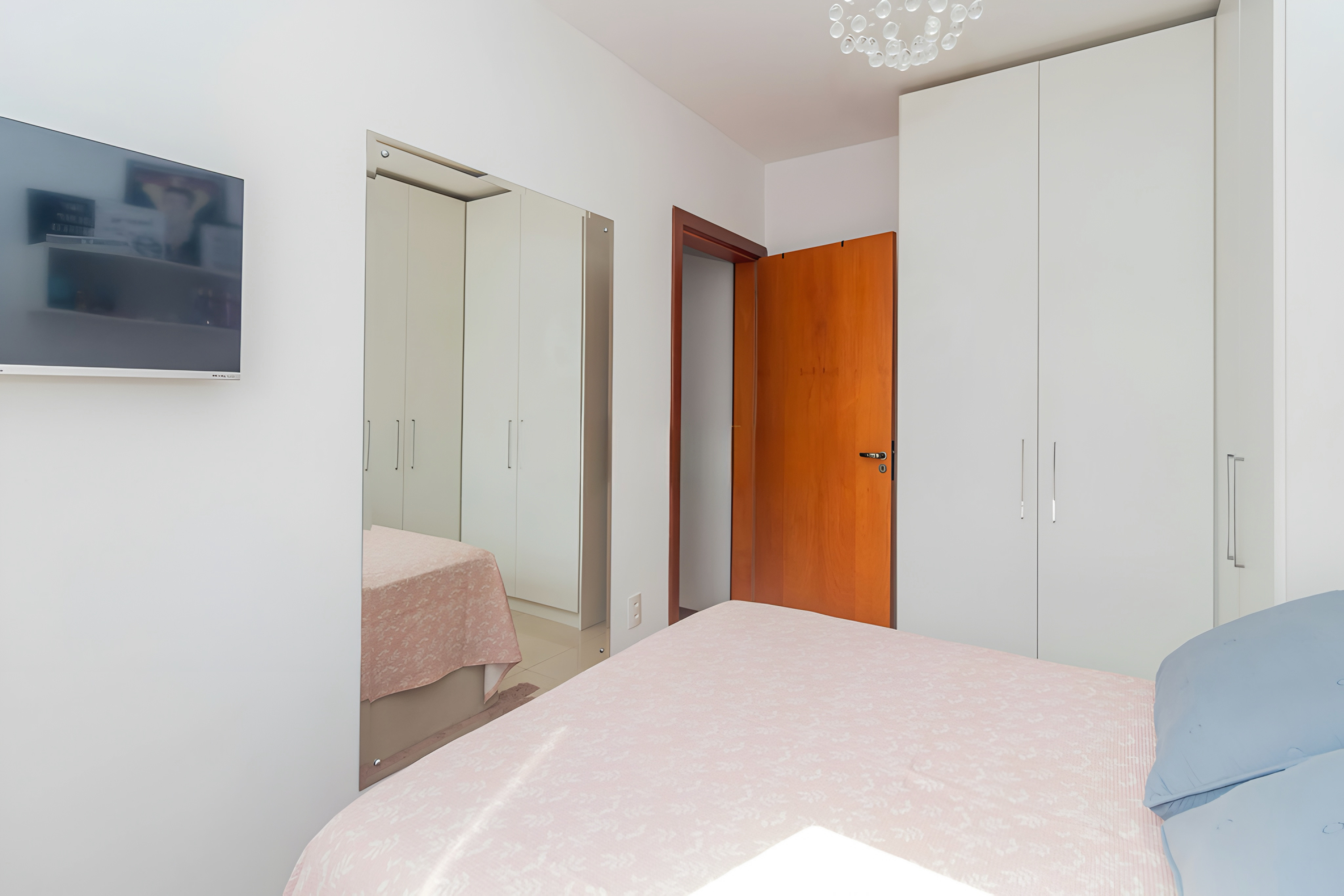 R$ 545.000 - IMPEC&Aacute;VEL APARTAMENTO - FRENTE - 94M2 - 3 DORM - 1 VAGA Rua Conselheiro Brusque Porto Alegre - 