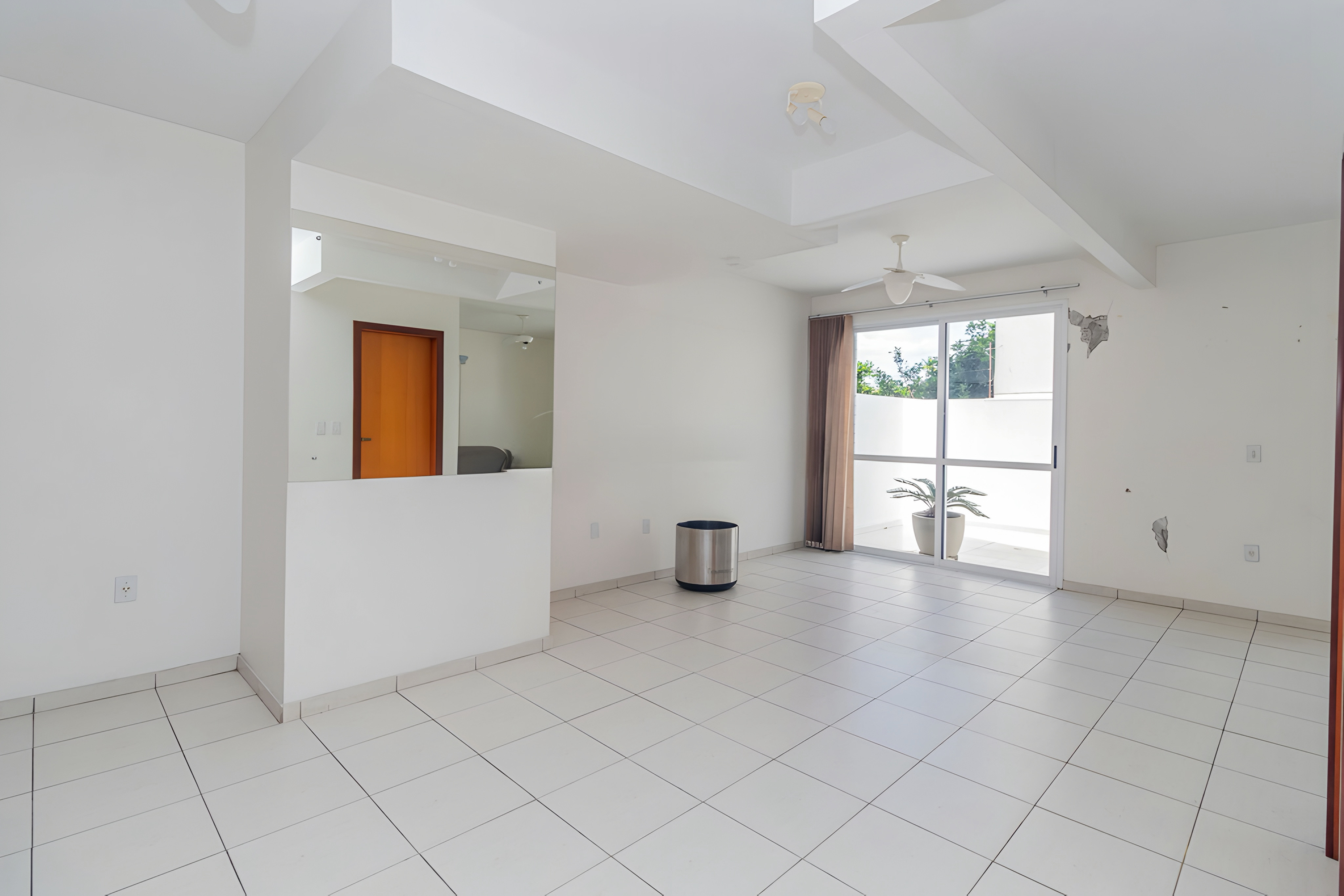 R$ 545.000 - IMPEC&Aacute;VEL APARTAMENTO - FRENTE - 94M2 - 3 DORM - 1 VAGA Rua Conselheiro Brusque Porto Alegre - 