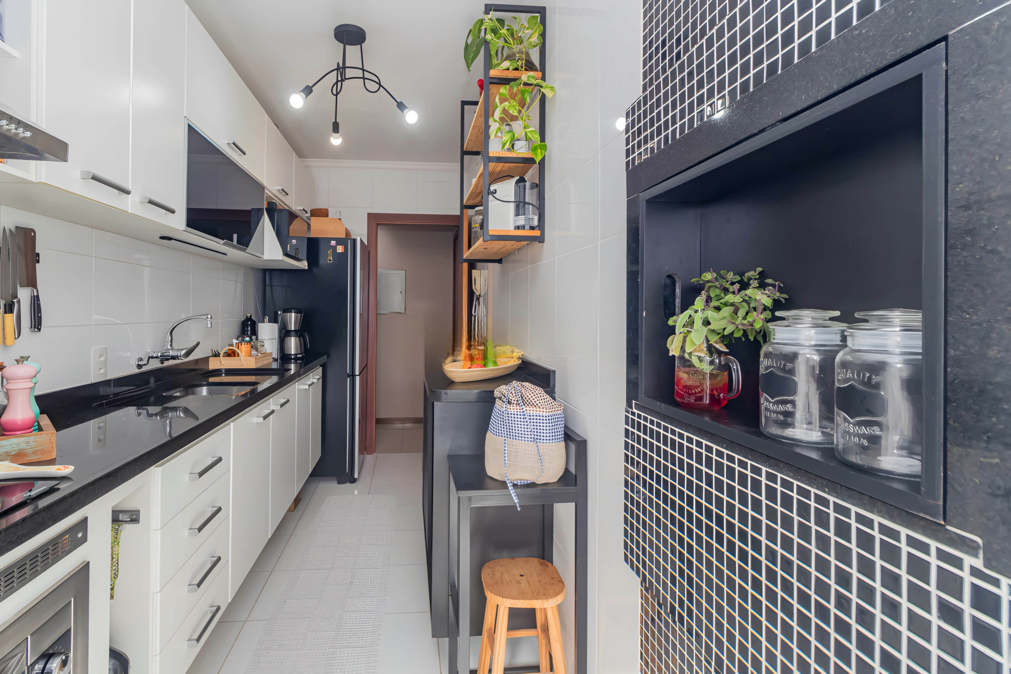 R$ 545.000 - IMPEC&Aacute;VEL APARTAMENTO - FRENTE - 94M2 - 3 DORM - 1 VAGA Rua Conselheiro Brusque Porto Alegre - 