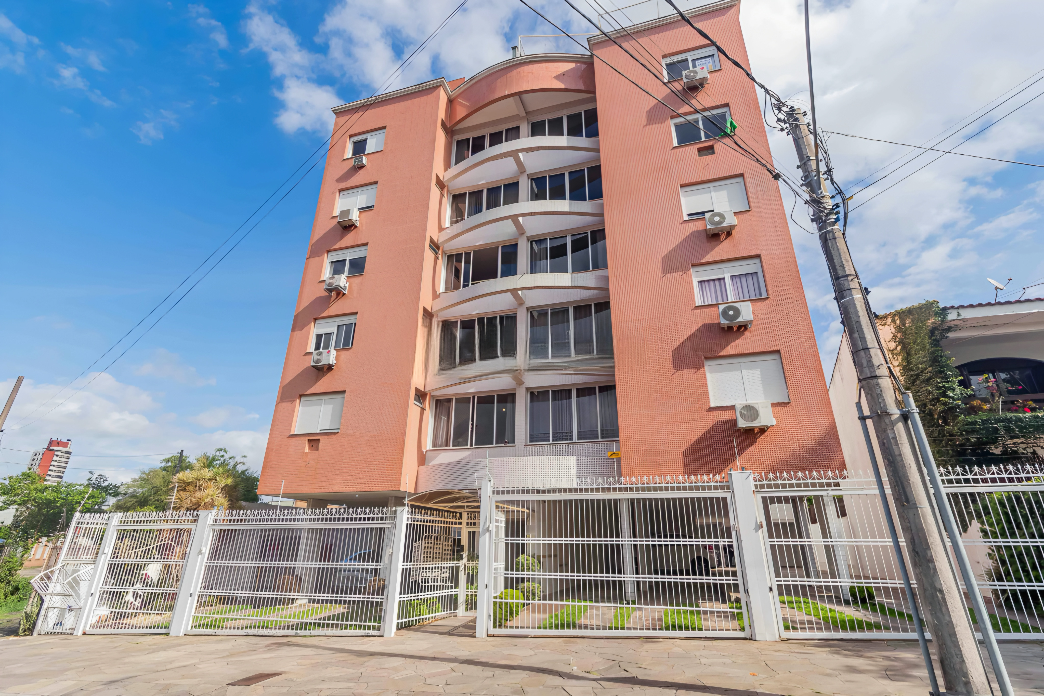 R$ 545.000 - IMPEC&Aacute;VEL APARTAMENTO - FRENTE - 94M2 - 3 DORM - 1 VAGA Rua Conselheiro Brusque Porto Alegre - 